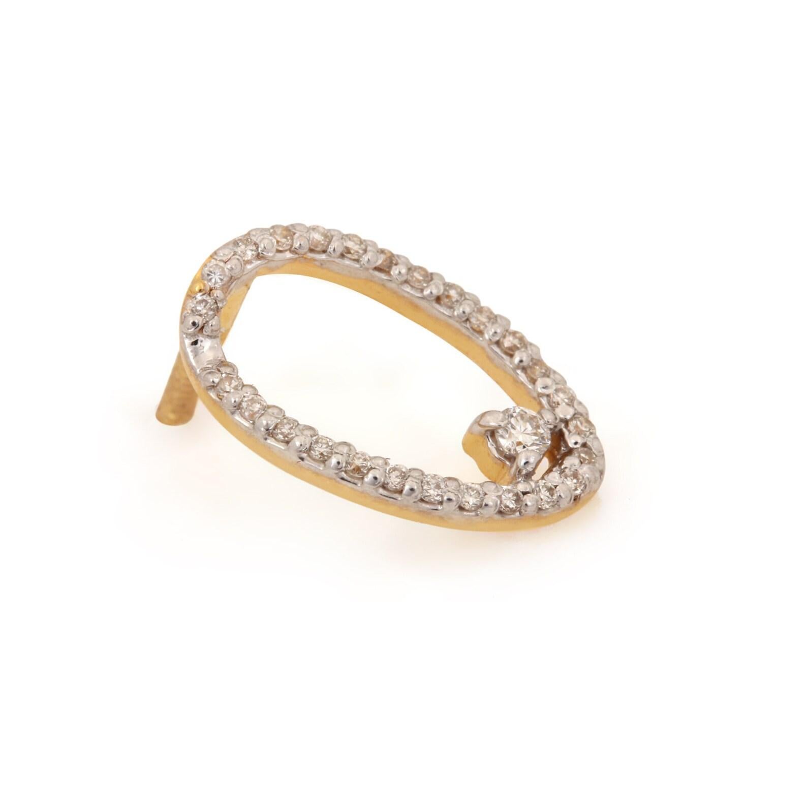 Minimalistische zarte Ohrstecker aus 14k Gelbgold mit natürlichem Pavé-Diamant für Damen (Brillantschliff) im Angebot