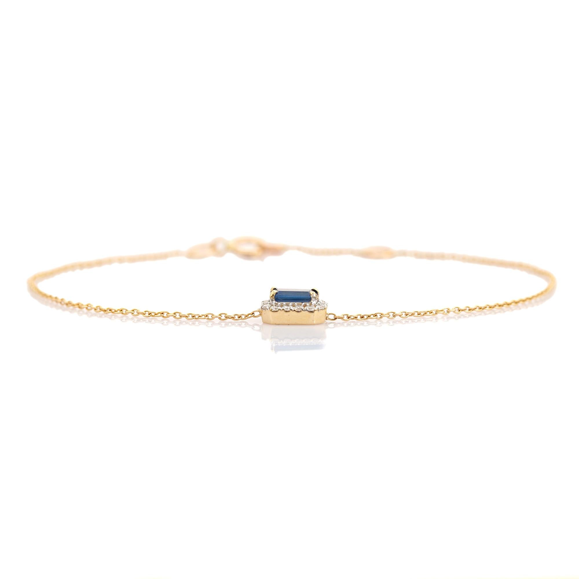 Pulsera minimalista de oro amarillo de 14 quilates con cadena octogonal de zafiro azul y halo de diamantes en venta 1