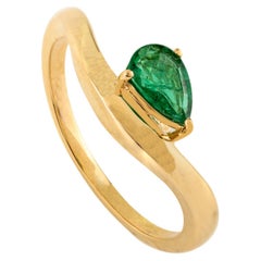 Bague Minimaliste en or jaune 18K avec émeraude en forme de poire Solitaire Wave Bijoux de vacances