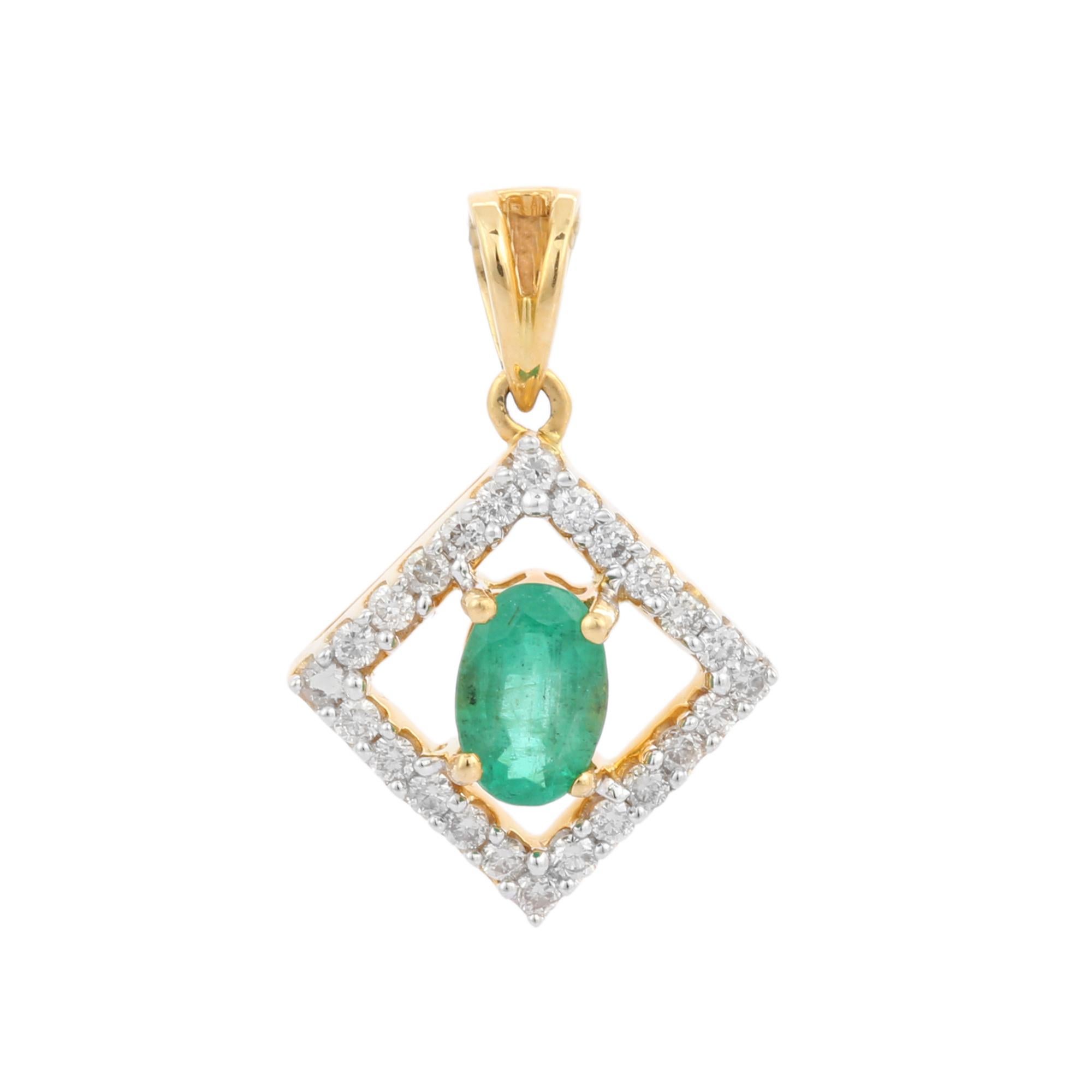 Minimalist 18K Yellow Gold Prong Set Emerald Pendant with Diamonds In New Condition For Sale In Houston, TX