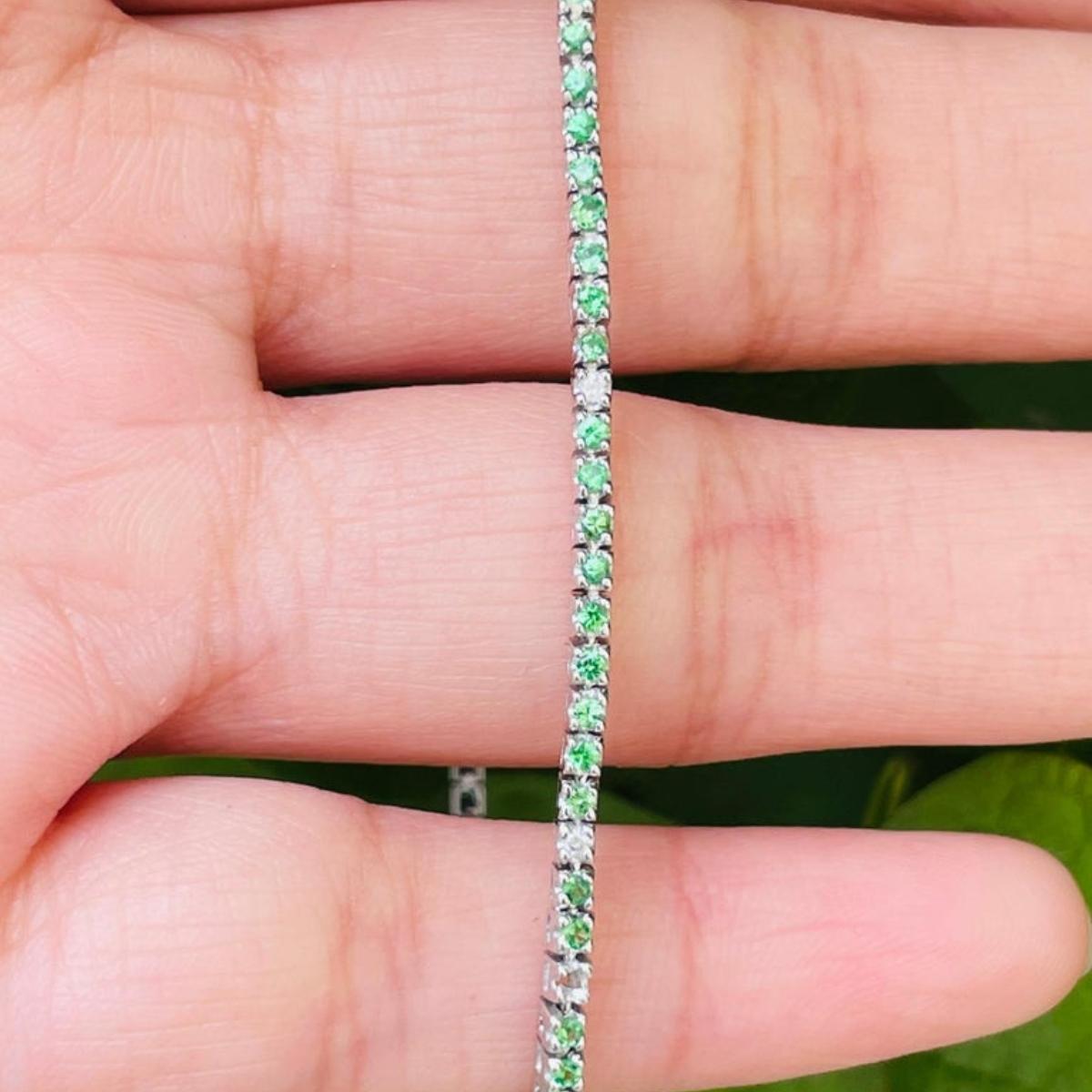 Women's Minimalist 18kt Solid White Gold Diamond Tsavorite Thin Tennis Bracelet For Sale