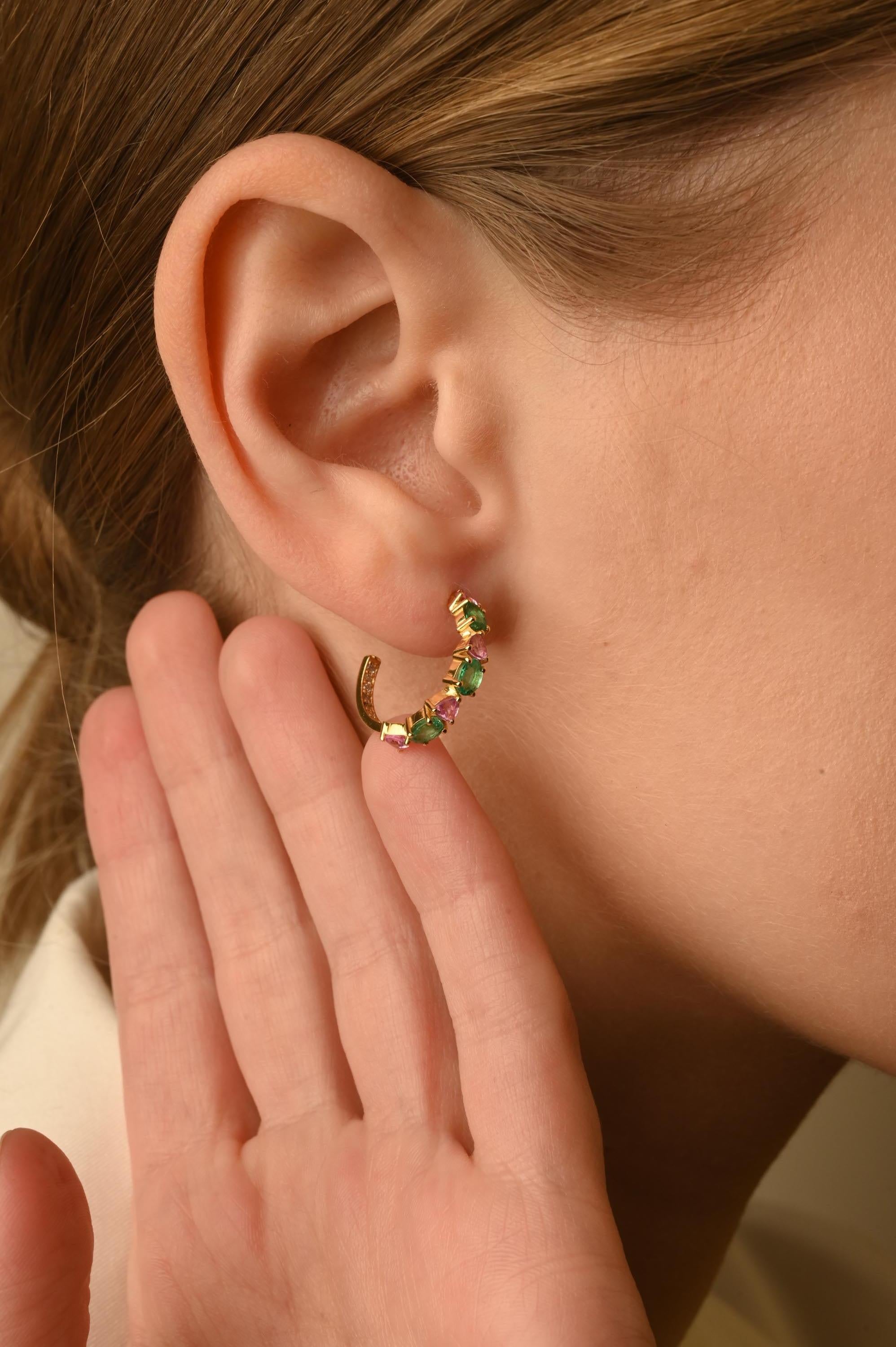 Mixed Cut Minimalist 1.94 Carat Emerald Pink Sapphire Hoops Earring 14k Solid Yellow Gold For Sale