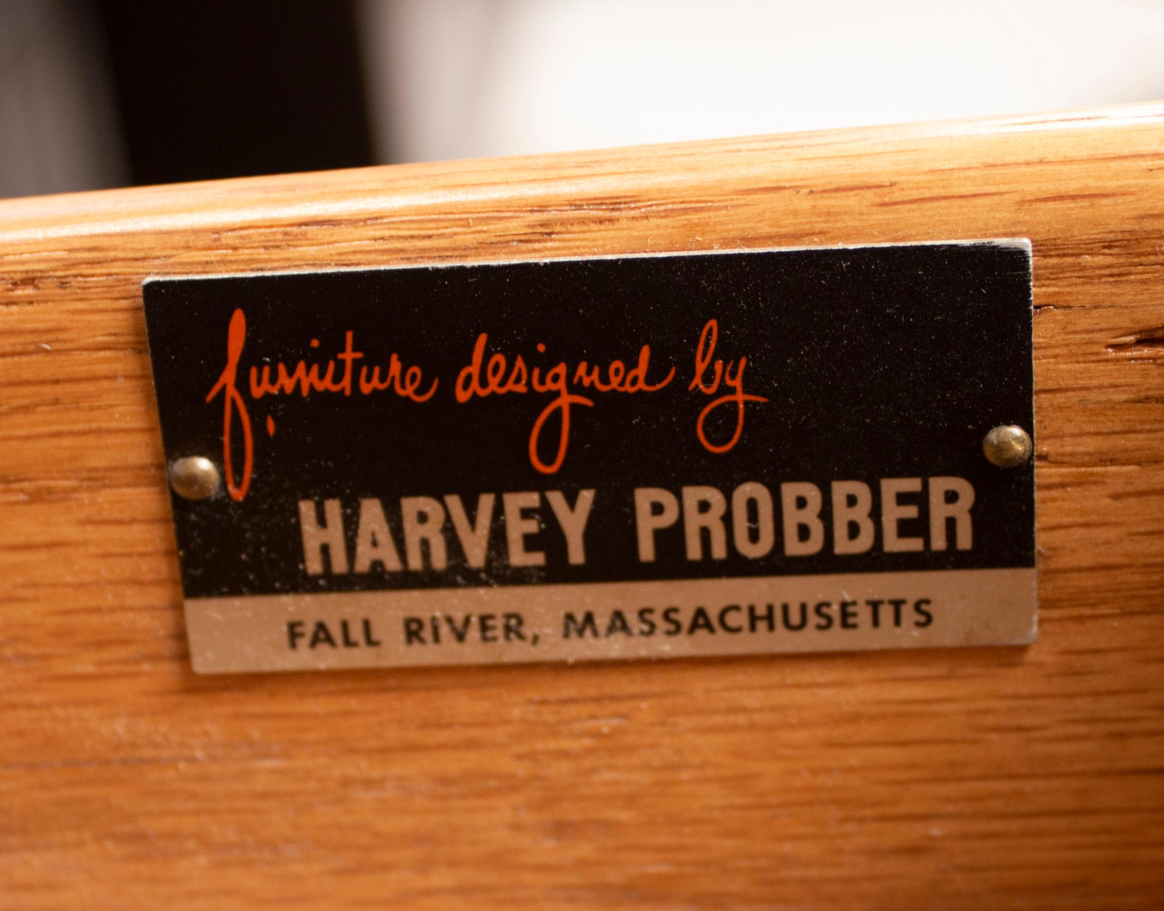 Minimalistische Harvey Probber-Anrichte aus den 1960er Jahren mit Calacatta-Marmorplatte (Moderne der Mitte des Jahrhunderts) im Angebot