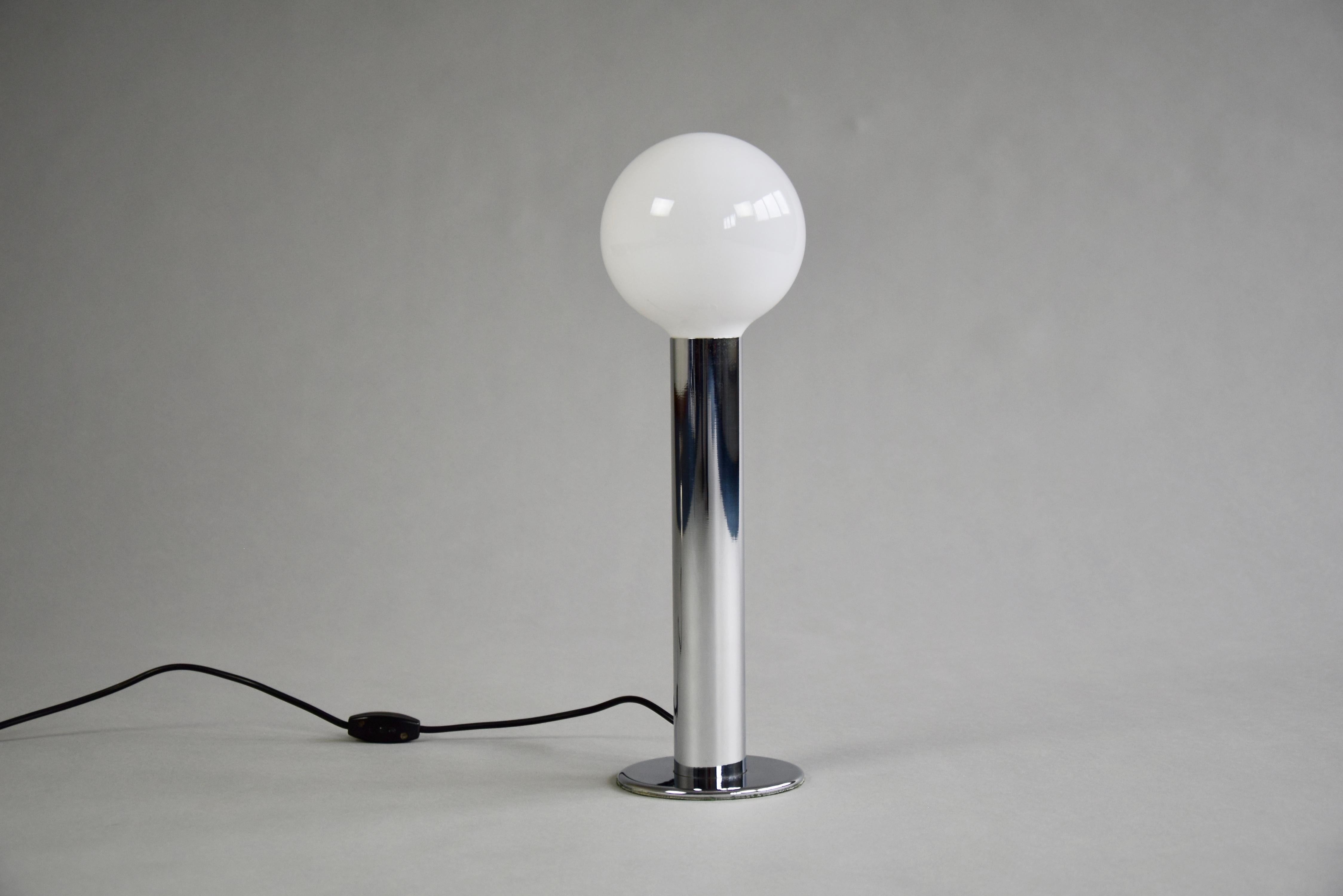 Chrome Lampe de bureau italienne chromée minimaliste des années 1970 en vente
