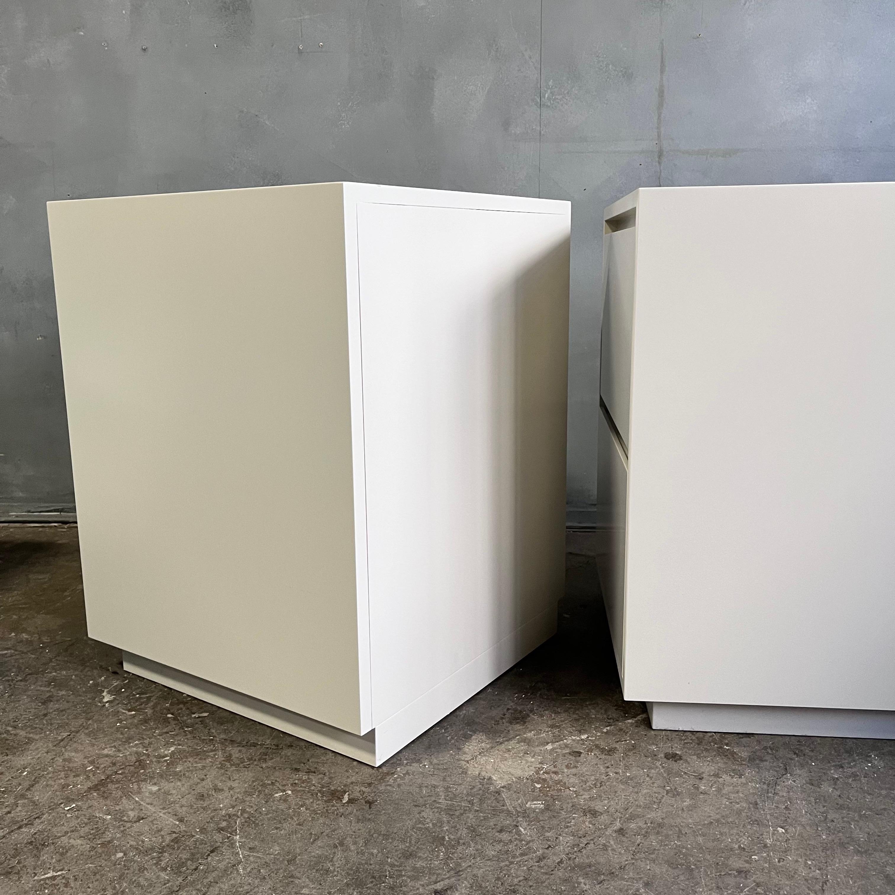 Minimalist 1980's Off-White Taupe Satin Lacquer Night Stands 4