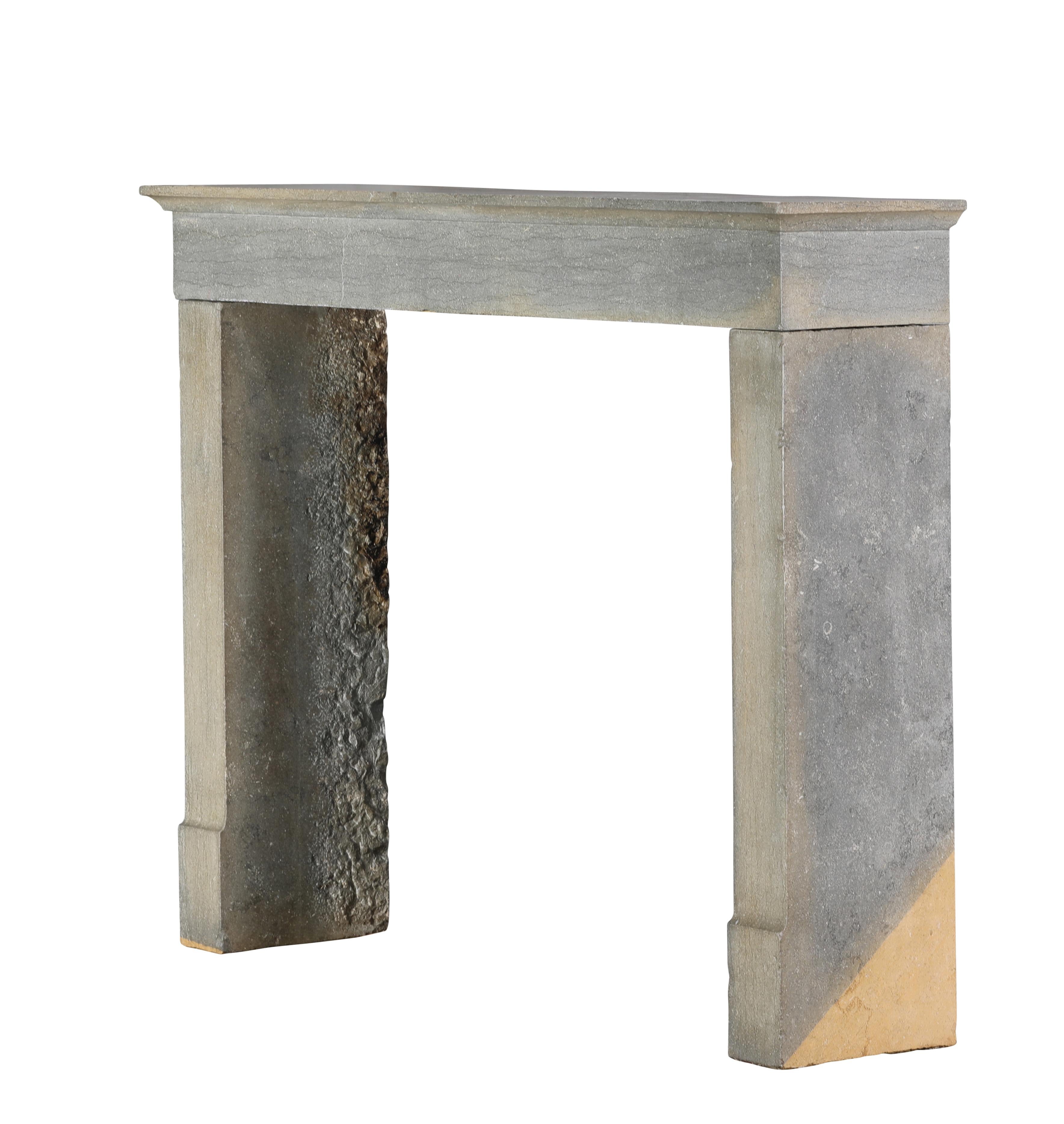 Minimalistischer französischer Steinkamin aus dem 19. Jahrhundert Zeitlos Nantucket Hue Interiors im Angebot 5