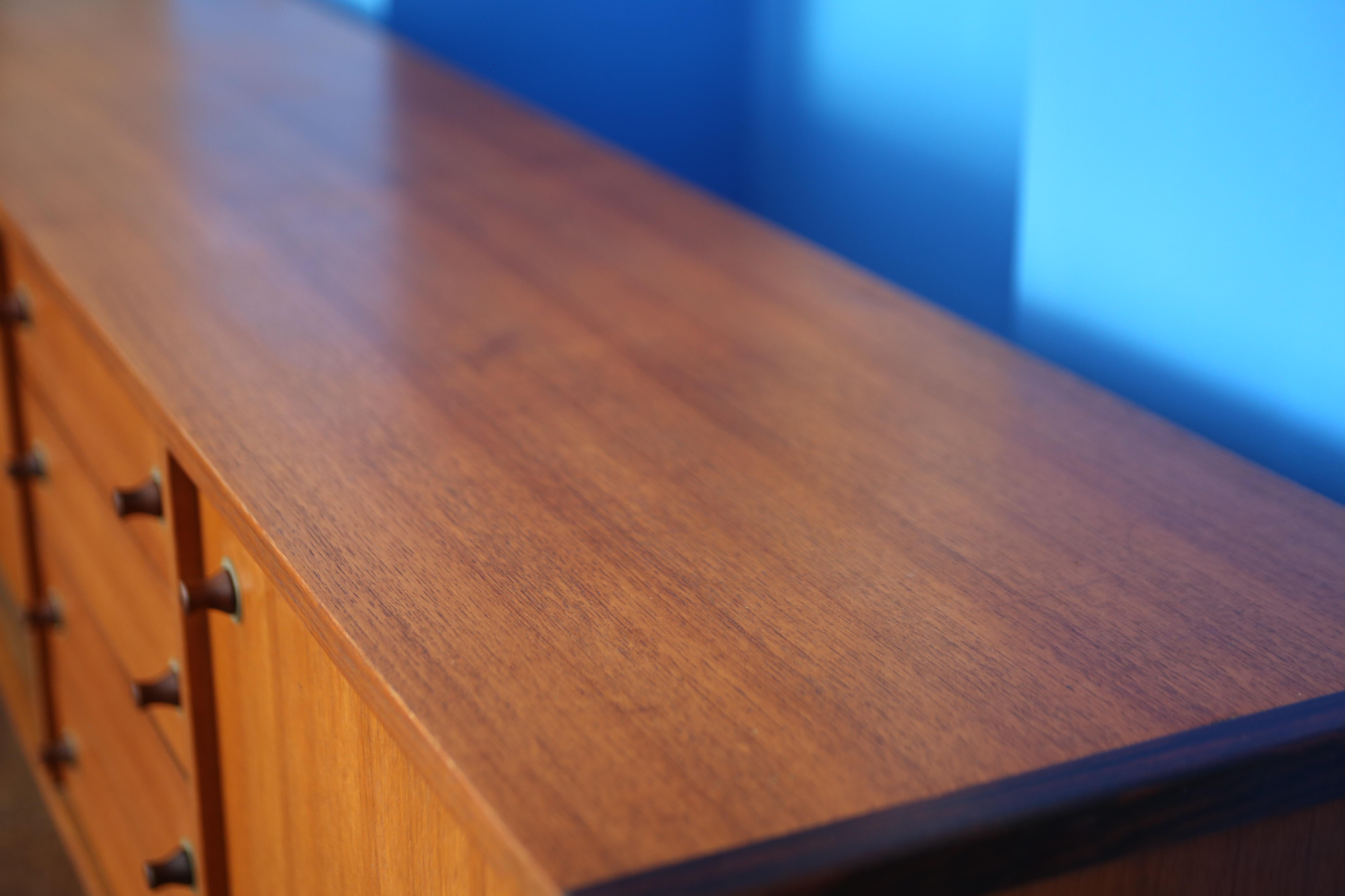 Minimalist 60s sideboard produced by Faram In Good Condition For Sale In Vigevano, PV