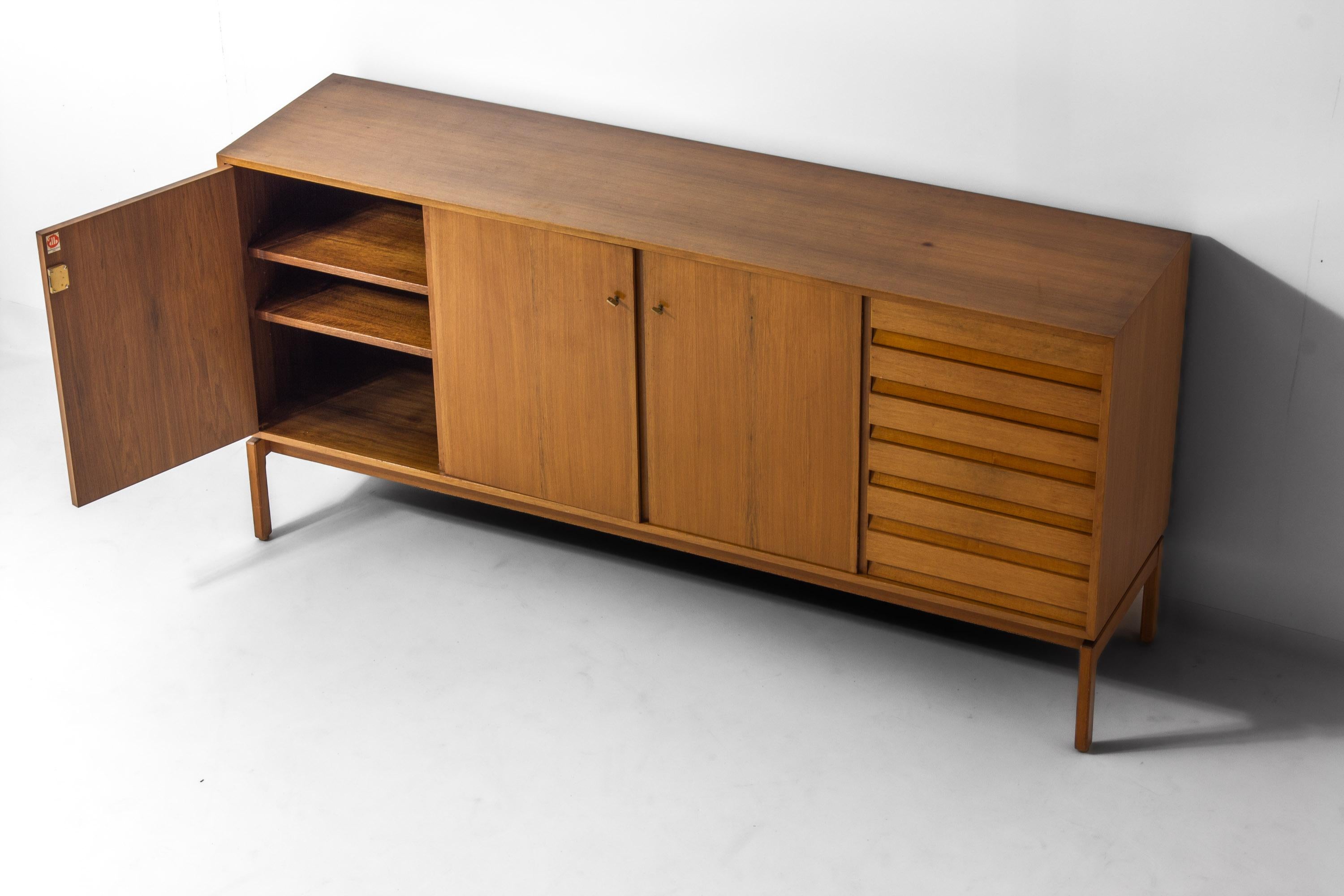 Minimalist 'abstracta' sideboard in beech by Jos de Mey, Belgium 1960s For Sale 1