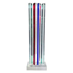 Scultura acrilica minimalista nello stile di Vasa Mihich