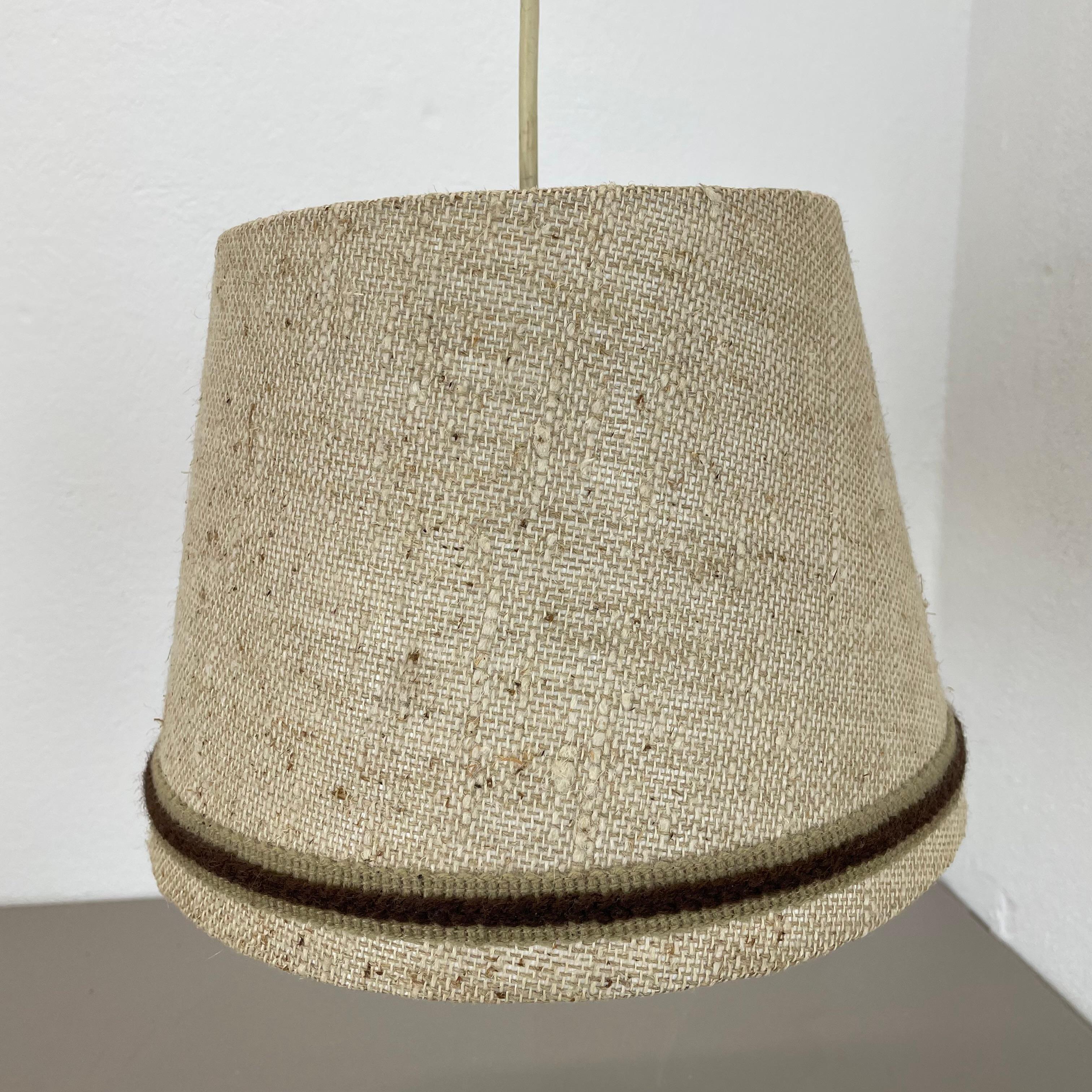 Mid-Century moderno Applique minimalista a braccio oscillante regolabile in ottone con paralume, Germania, anni '70 in vendita