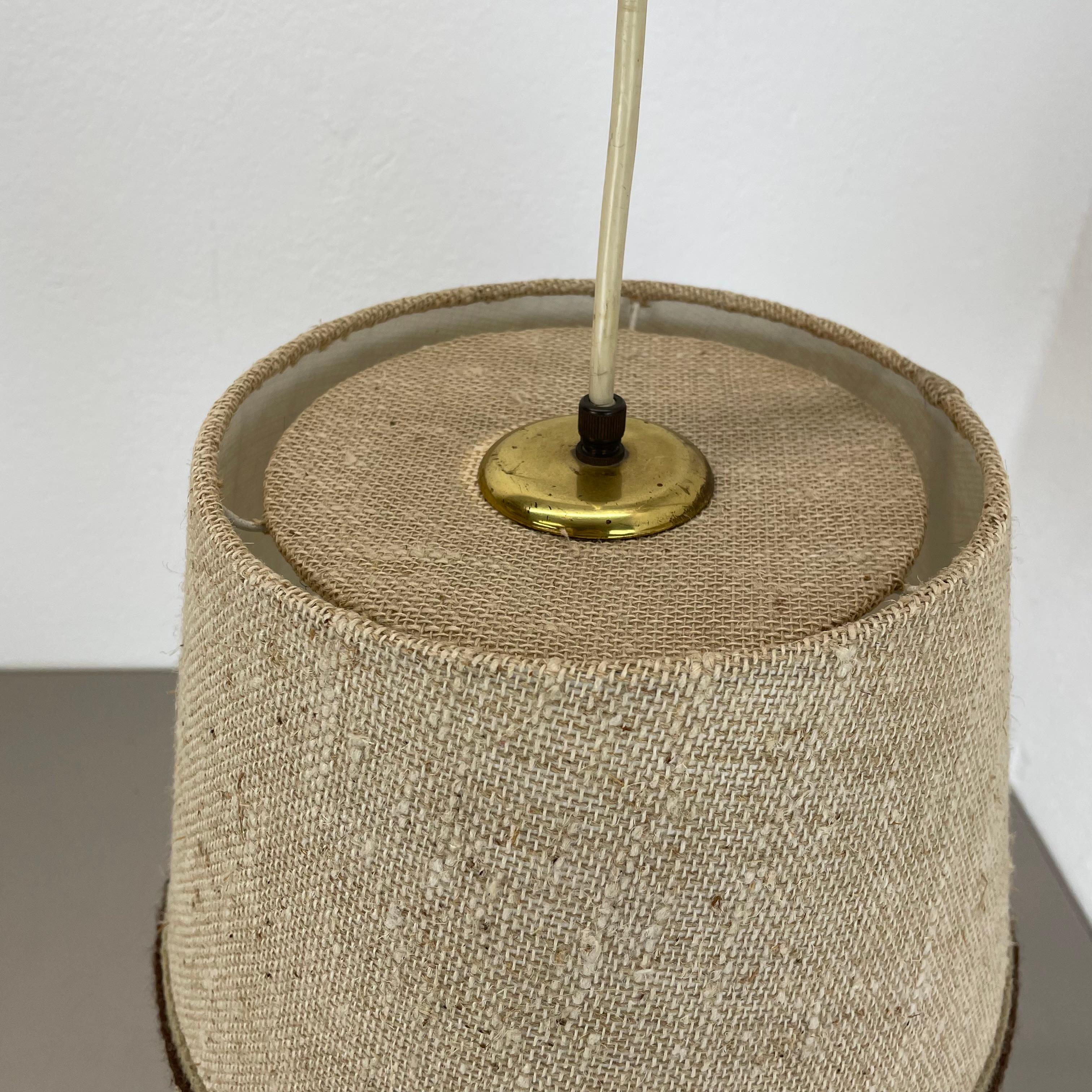 Tedesco Applique minimalista a braccio oscillante regolabile in ottone con paralume, Germania, anni '70 in vendita