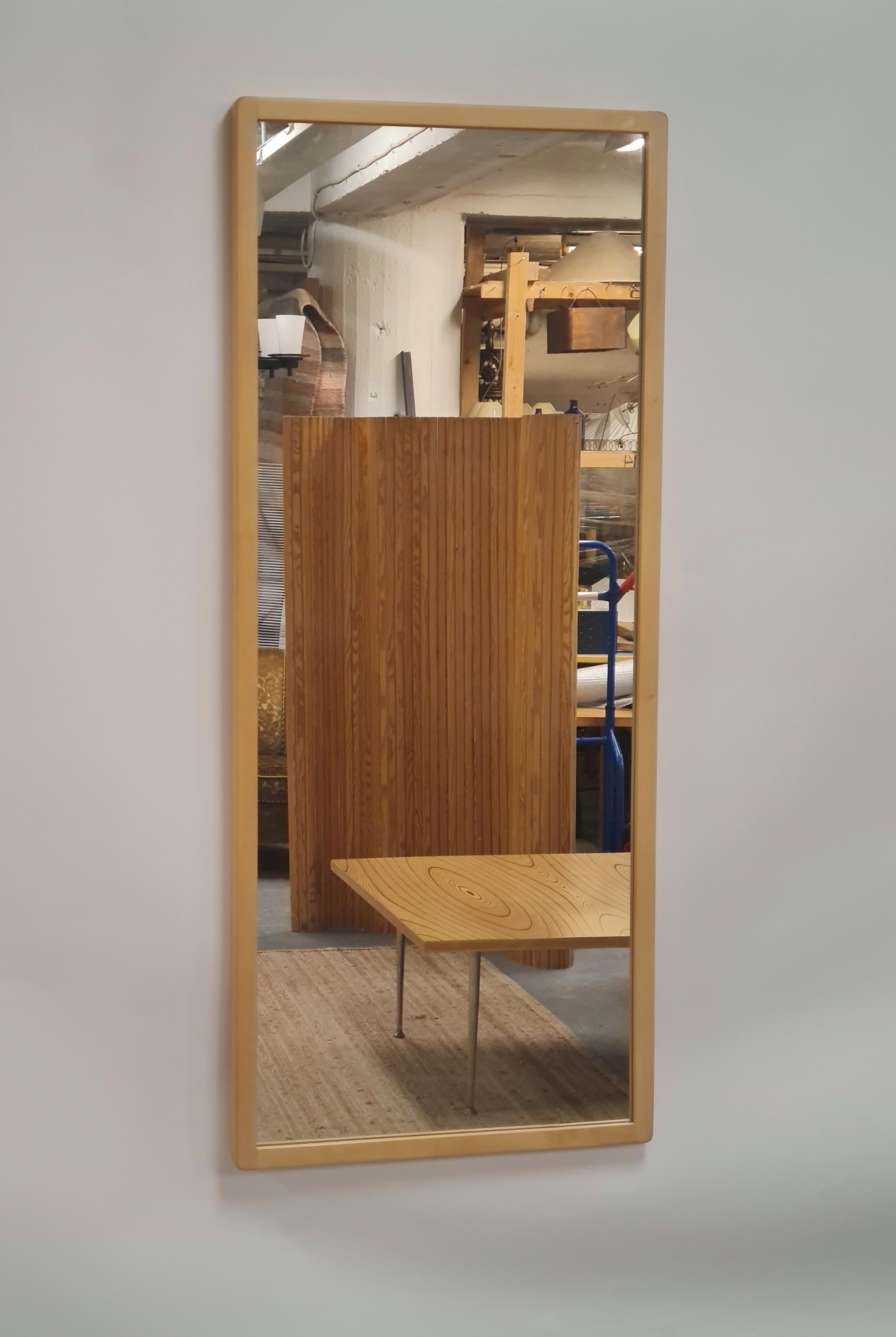 Minimalist Alvar Aalto Large Mirror in Birch, Artek 1960s For Sale 1