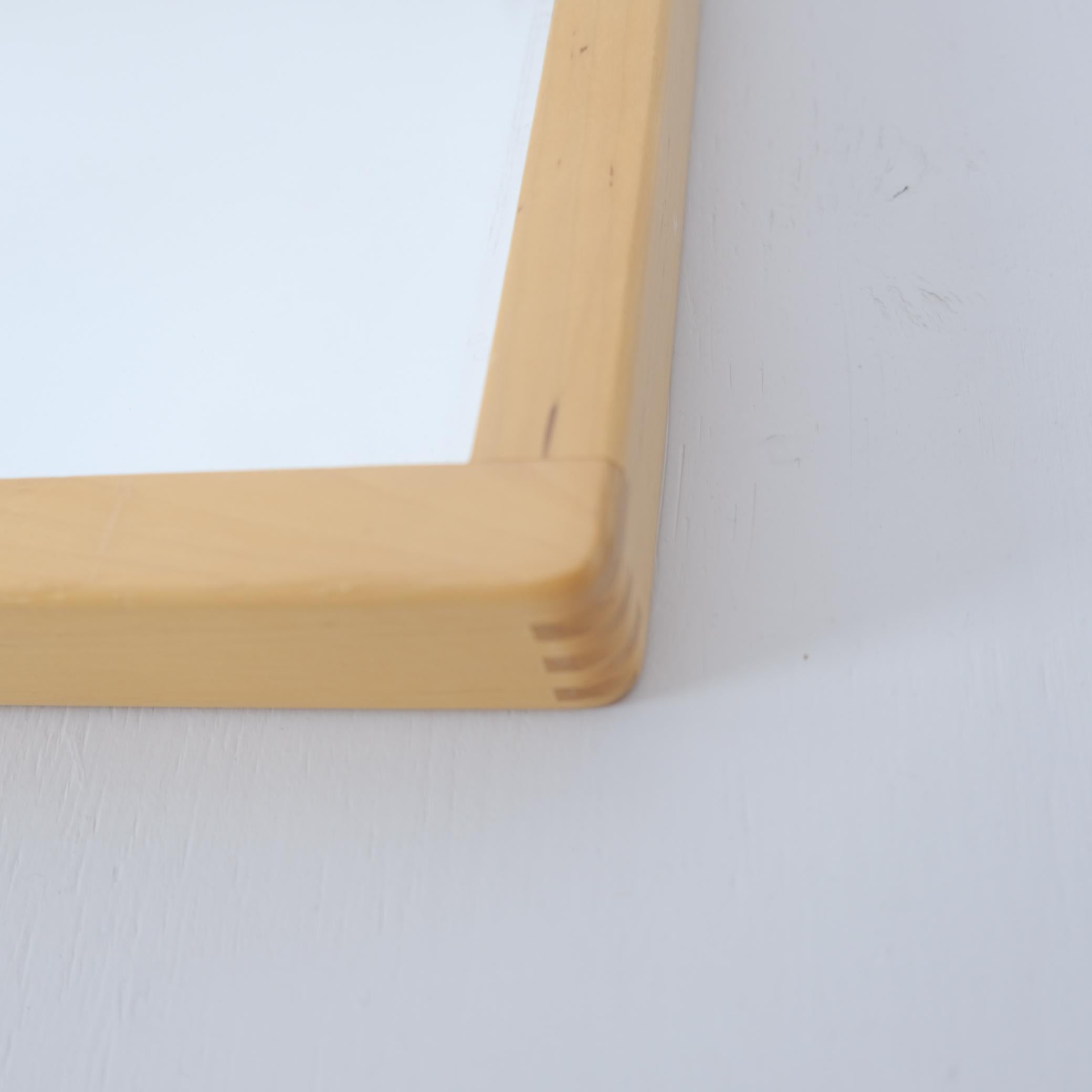 Minimalistischer Alvar Aalto Großer Spiegel aus Birke mit Stempel, Artek 1960er im Zustand „Gut“ im Angebot in Helsinki, FI