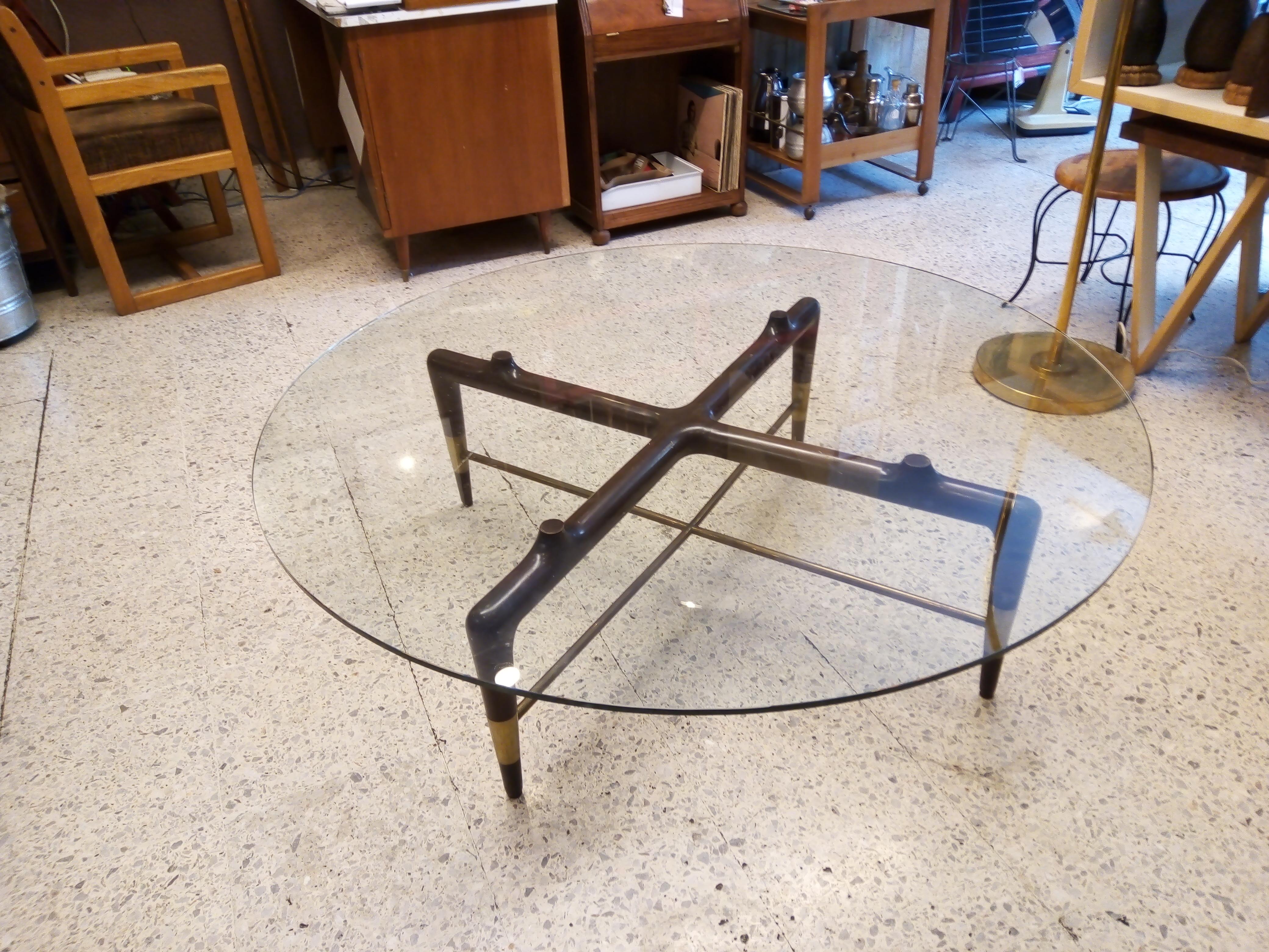 Mid-Century Modern  Minimalist and Elegant Eugenio Escudero Round Center Table from the 1960s For Sale