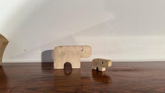 Sculpture minimaliste en pierre Animale conçue par Fratelli Manelli, années 1970