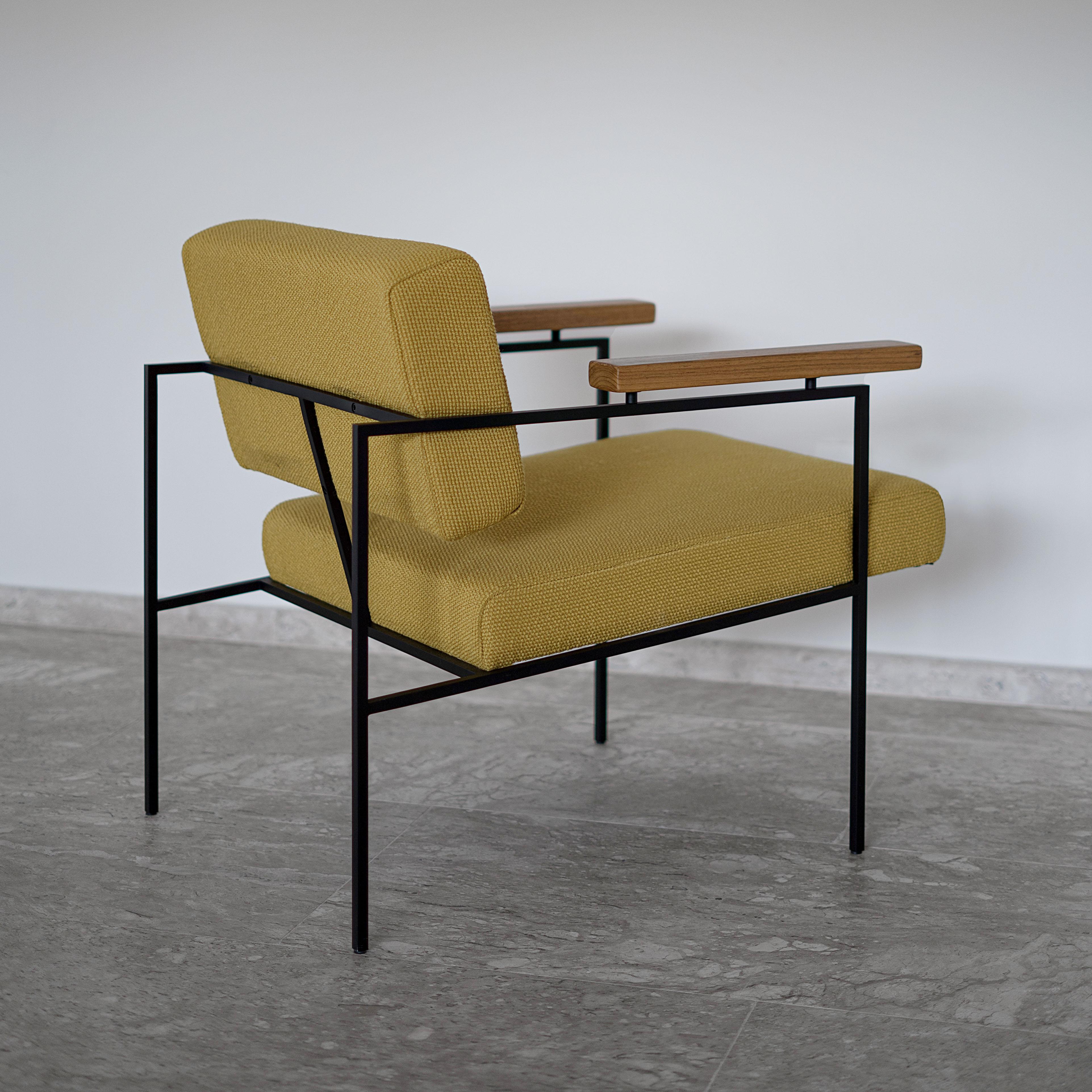 Minimalistischer minimalistischer Sessel „Helena“ von Samuel Lamas (Gemalt) im Angebot