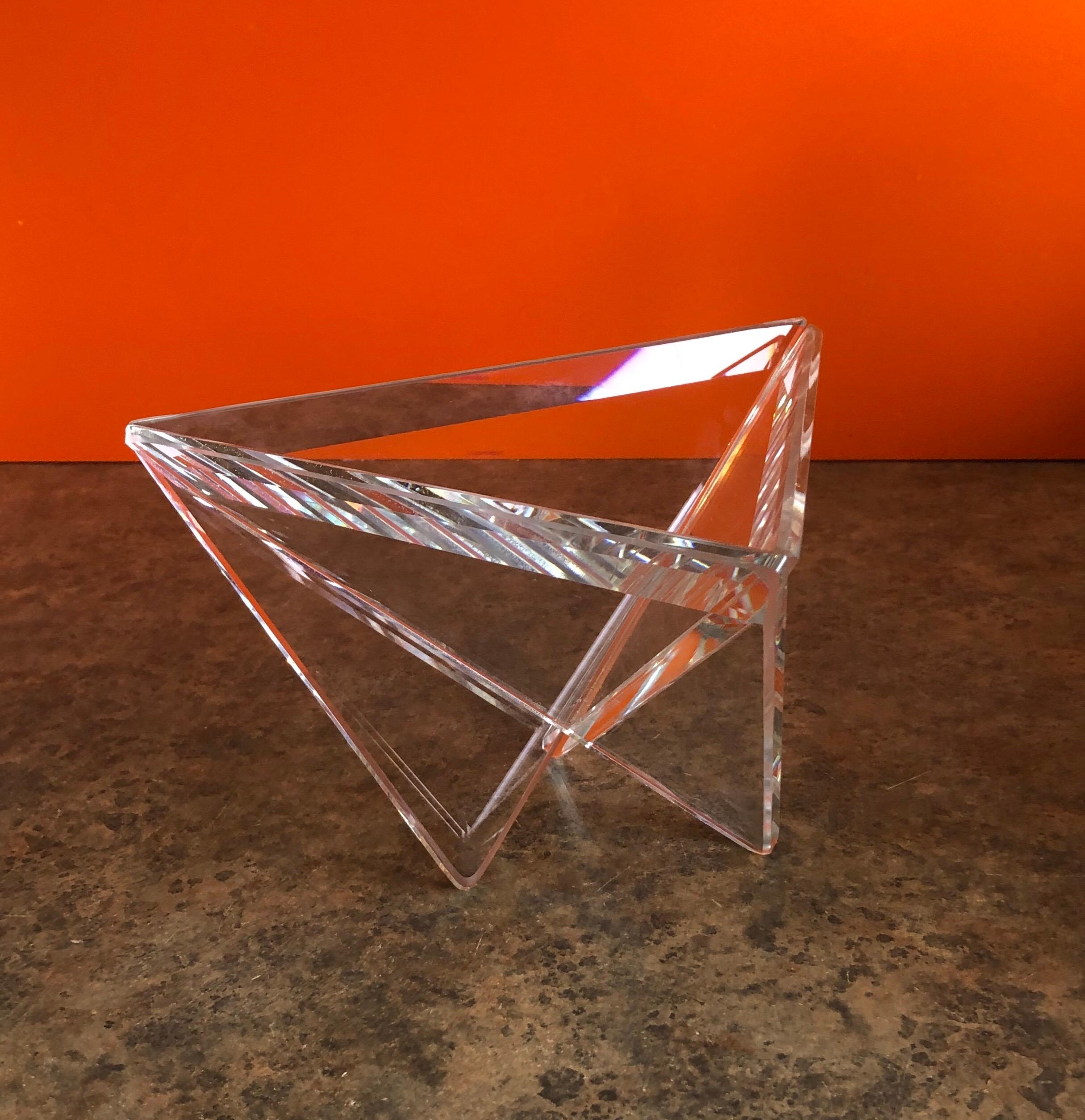 Minimalistische Schale aus Kunstglas von Silvey (20. Jahrhundert) im Angebot