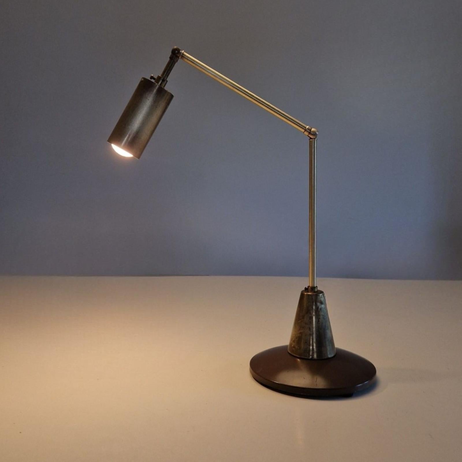 Italian Minimalist articulated brass desk lamp, Italy 1950s
