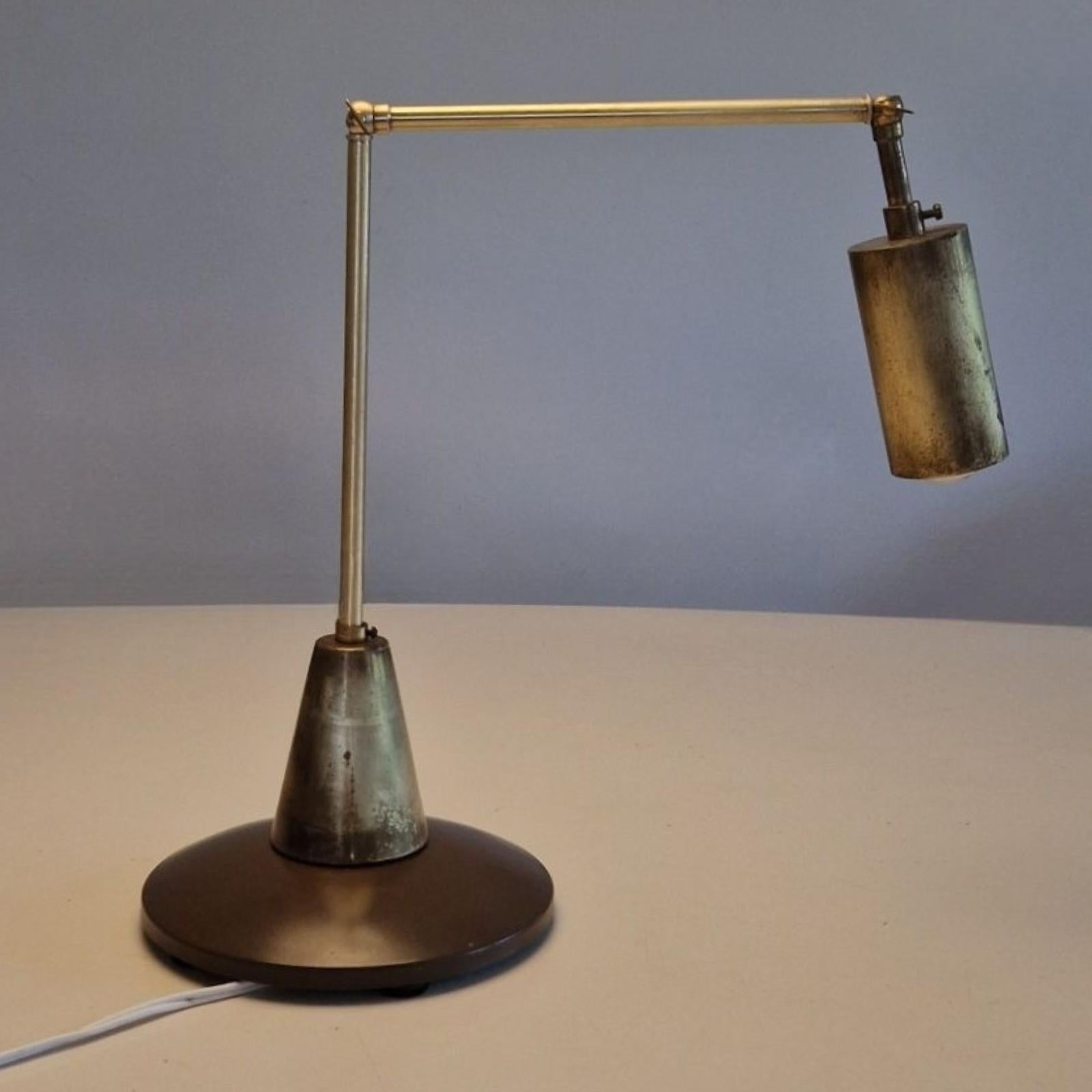 Minimalist articulated brass desk lamp, Italy 1950s 3
