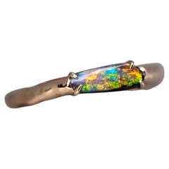 Minimalistischer australischer Boulder-Opal-Verlobungsring aus 18 Karat Gelbgold