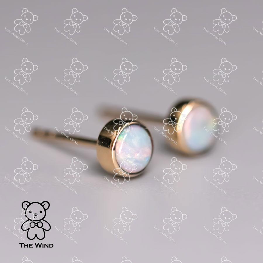 Orecchini minimalisti in oro giallo 14 carati con opale australiano solido in vendita 4