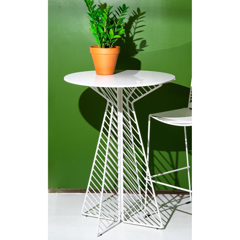 Bend Goods wire furniture
The cafe bar table has all the nostalgic style of a Classic cafe table with an elegant elongated shape that makes it perfect for outdoor use and commercial settings. This modern wire bar table has a stunning diagonal wire