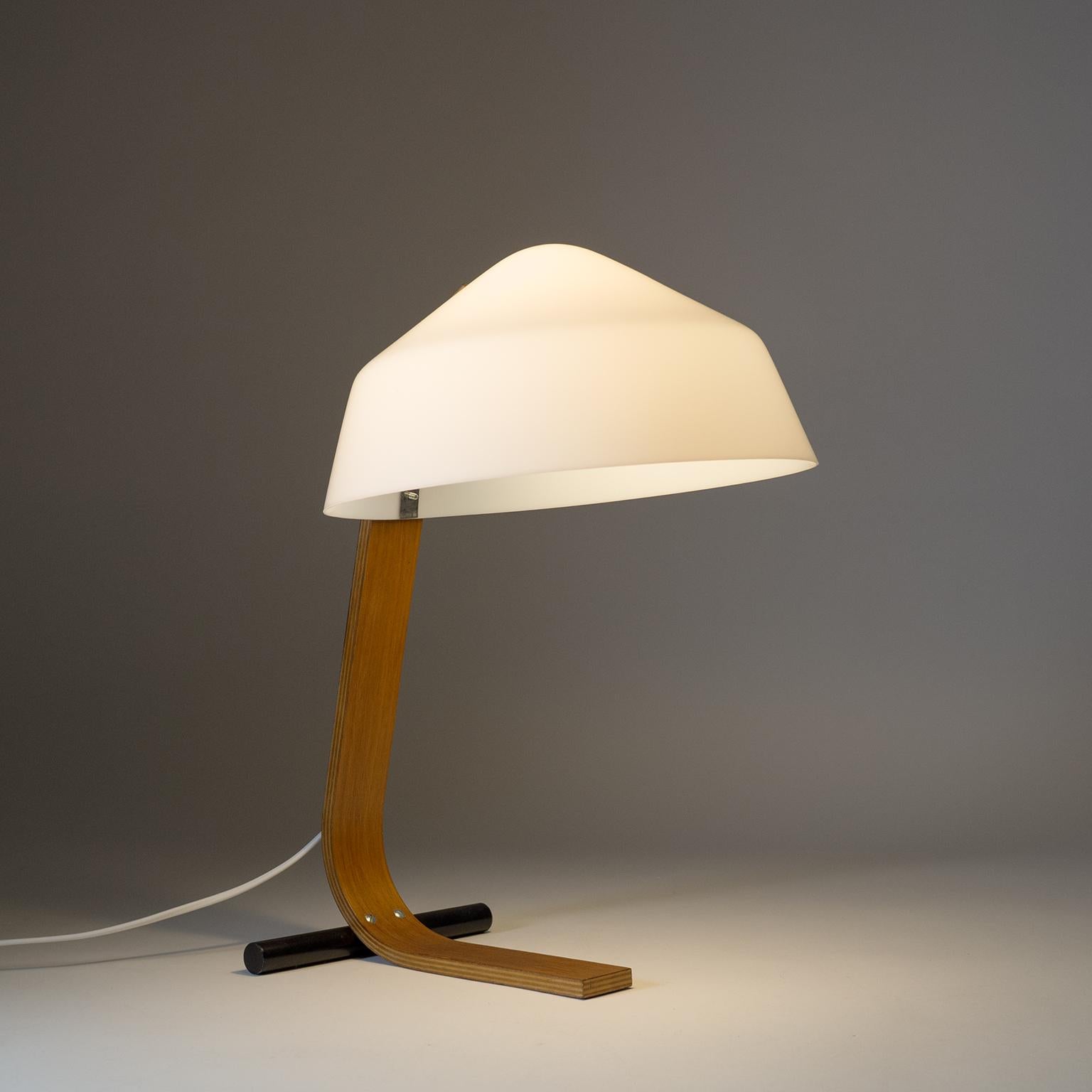 Minimalist Bent Wood Table Lamp, 1960s For Sale 3