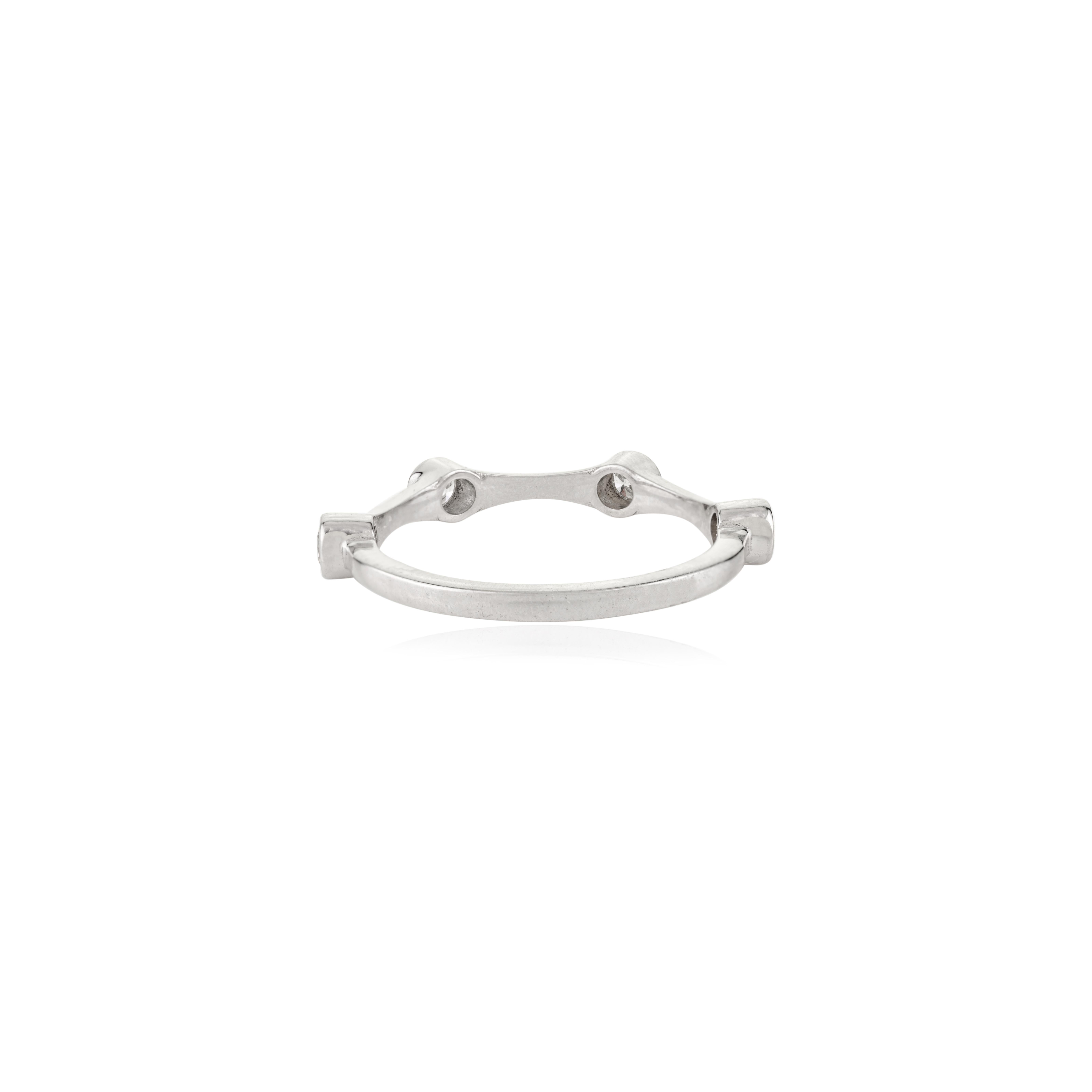 En vente :  Bague empilable en or blanc 14k avec chaton et diamants pour femmes 7