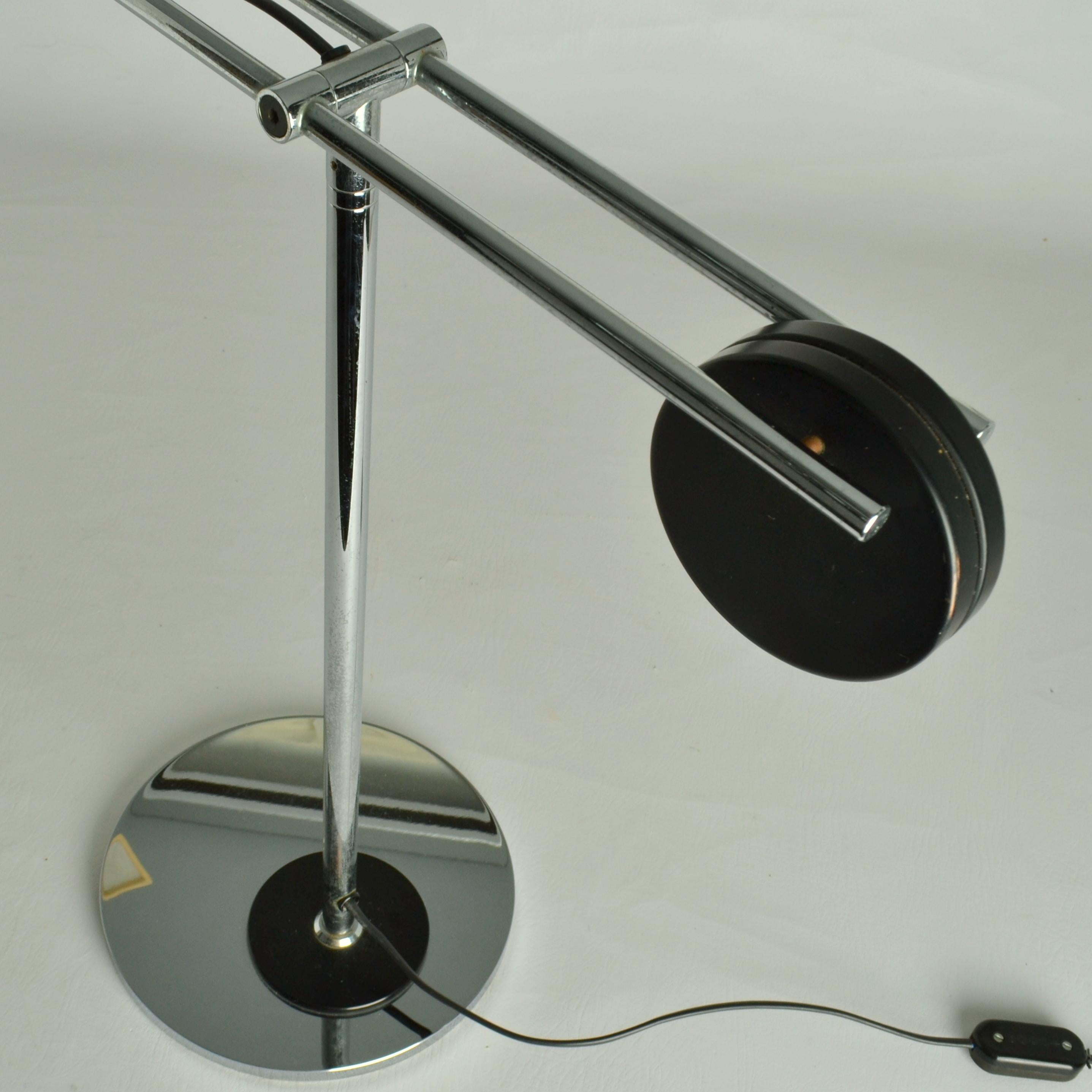 Minimalist Black and Chrome Table Lamp, Counter Balance Swiss 1970's For Sale 10