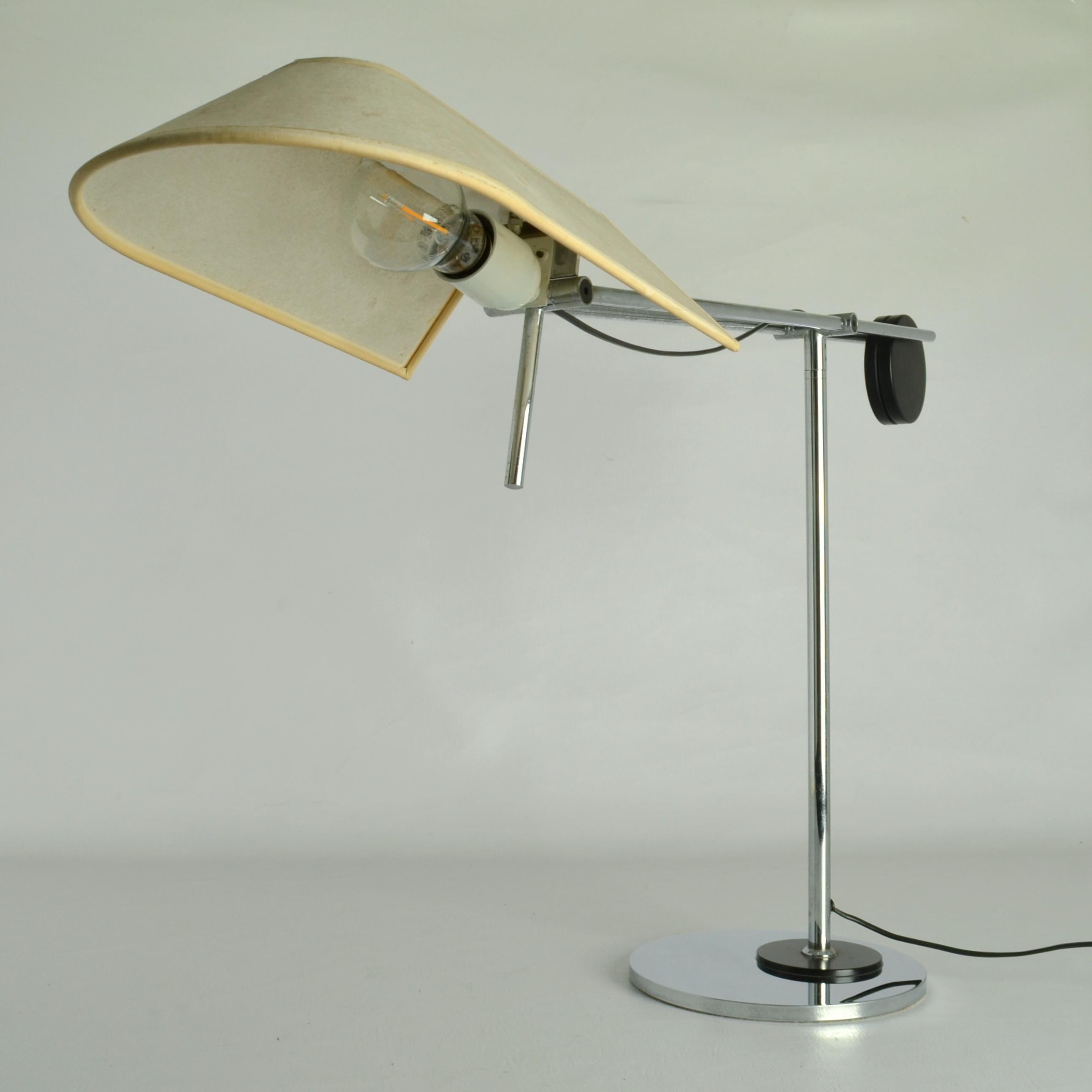 Late 20th Century Minimalist Black and Chrome Table Lamp, Counter Balance Swiss 1970's For Sale