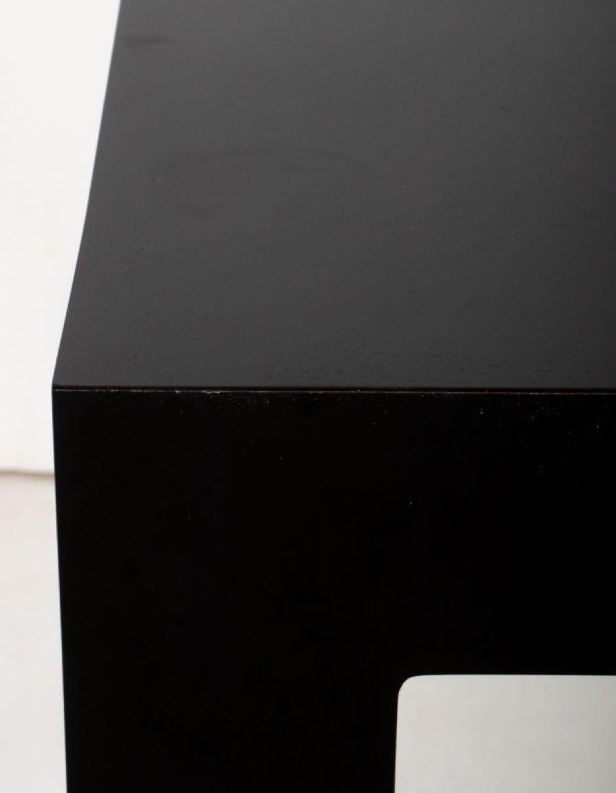 Moderne Table console minimaliste en laque noire en vente