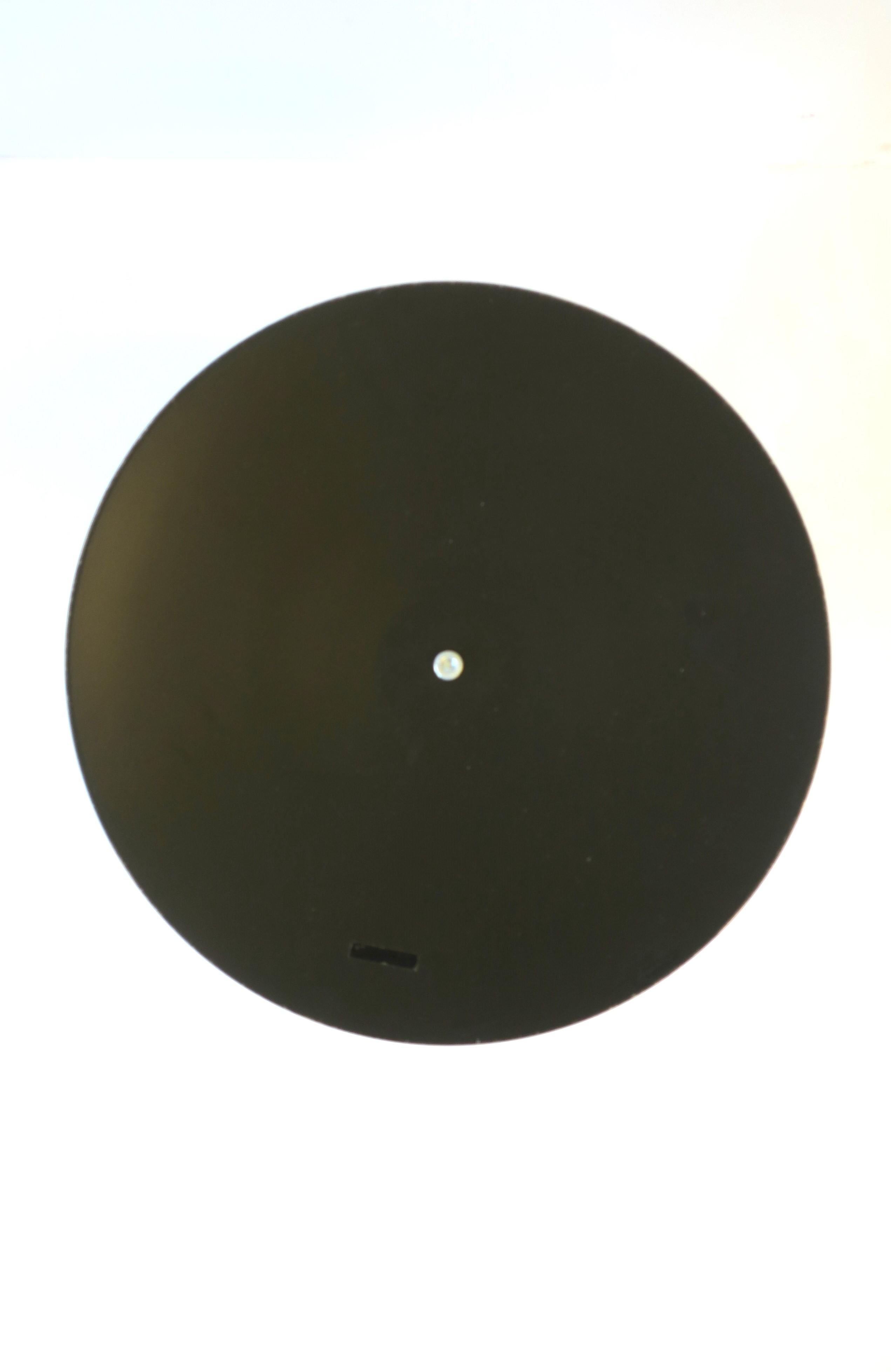 Table d'appoint en verre noir en vente 6