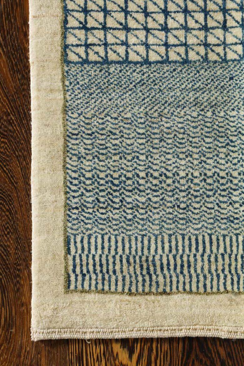Minimalistischer blauer und cremefarbener persischer Wollteppich, 9' x 12' (Wolle) im Angebot