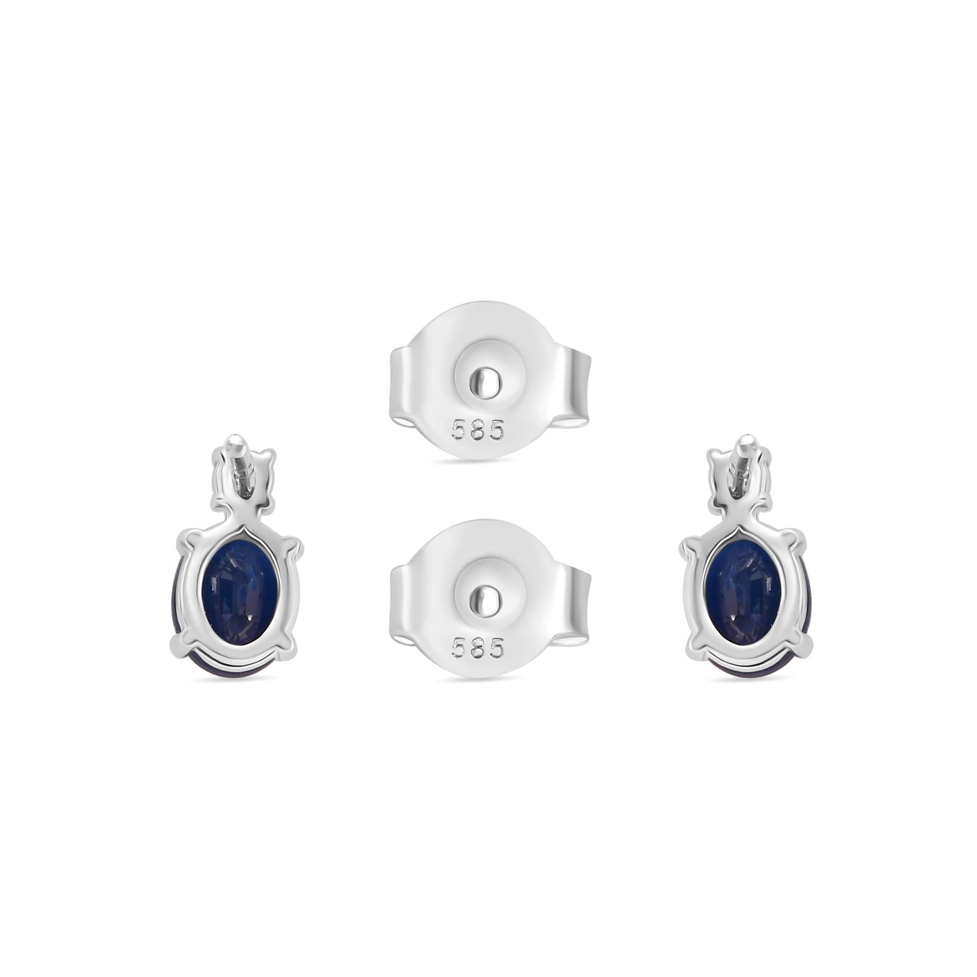 Moderno Orecchini minimalisti con diamante e zaffiro blu, regalo per lei in oro bianco 14k in vendita
