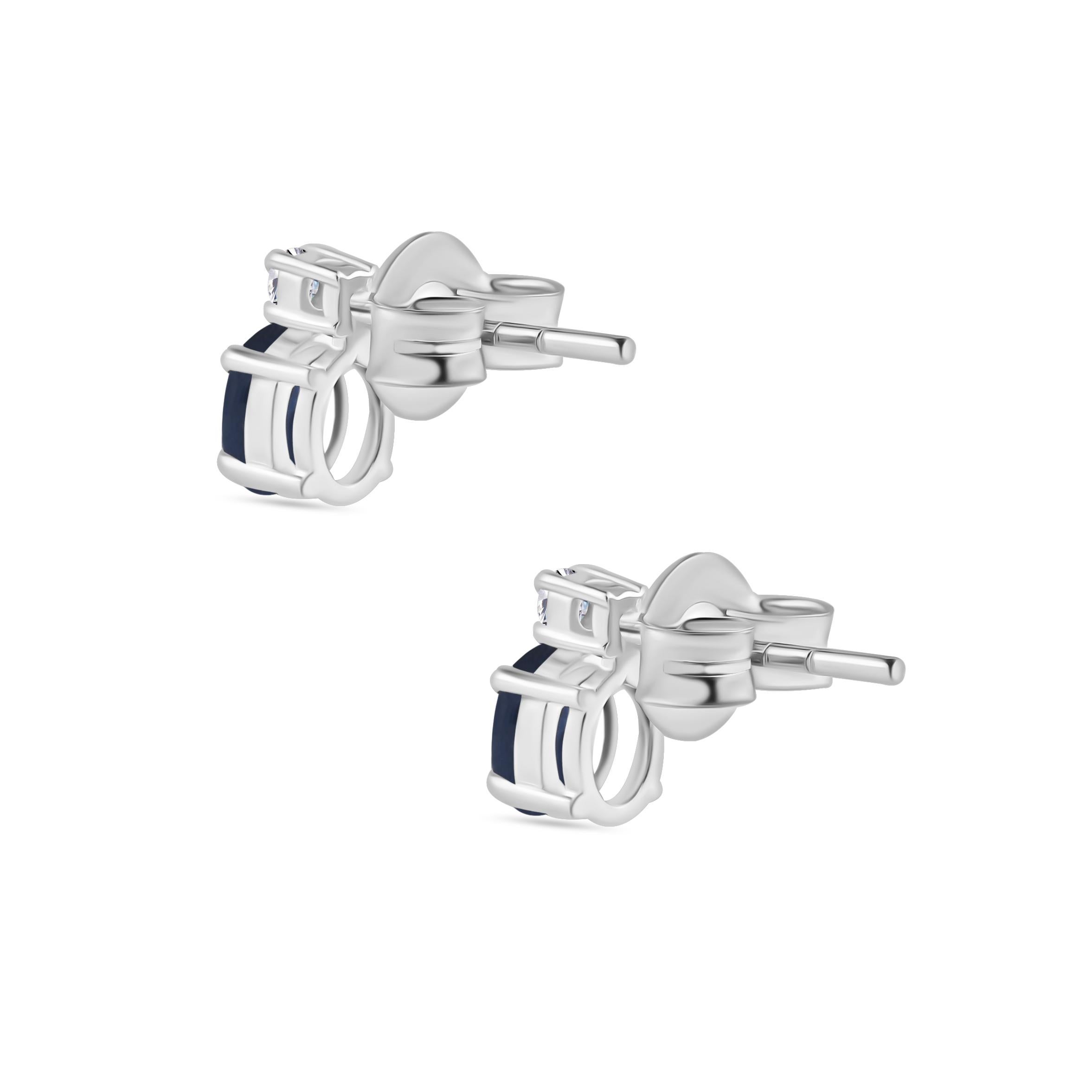 Orecchini minimalisti con diamante e zaffiro blu, regalo per lei in oro bianco 14k In condizioni Nuovo in vendita a New York, NY