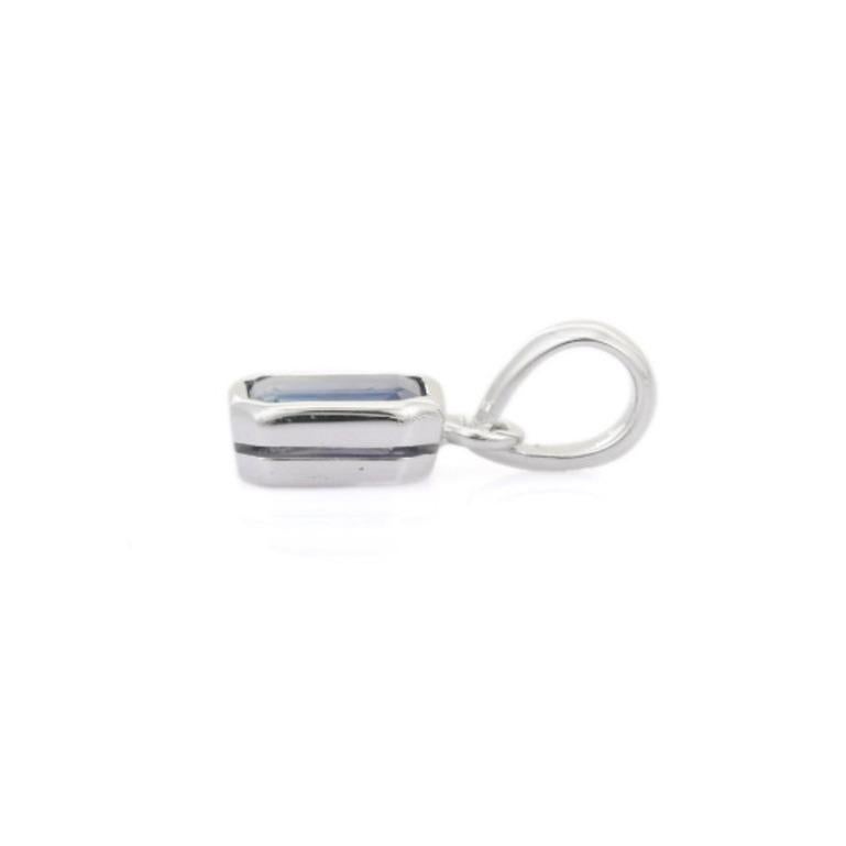 Taille octogone Pendentif unisexe minimaliste en argent sterling 925 en vente