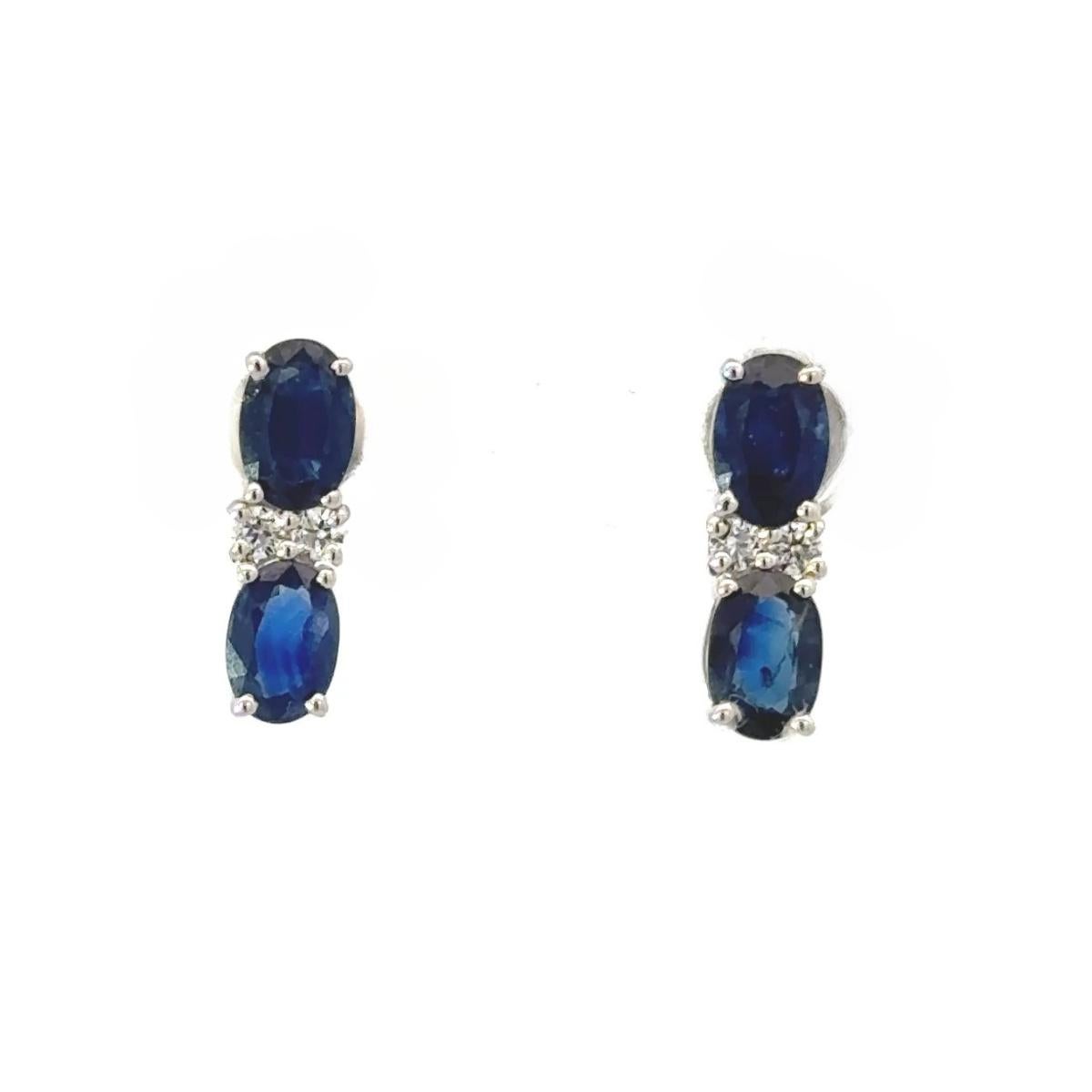 Minimalist Blue Sapphire & Zirconia Studs Earring for Christmas Gift in Silver For Sale 3