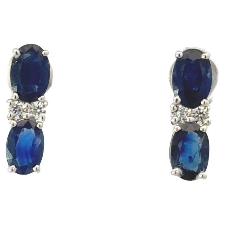 Minimalist Blue Sapphire & Zirconia Studs Earring for Christmas Gift in Silver For Sale