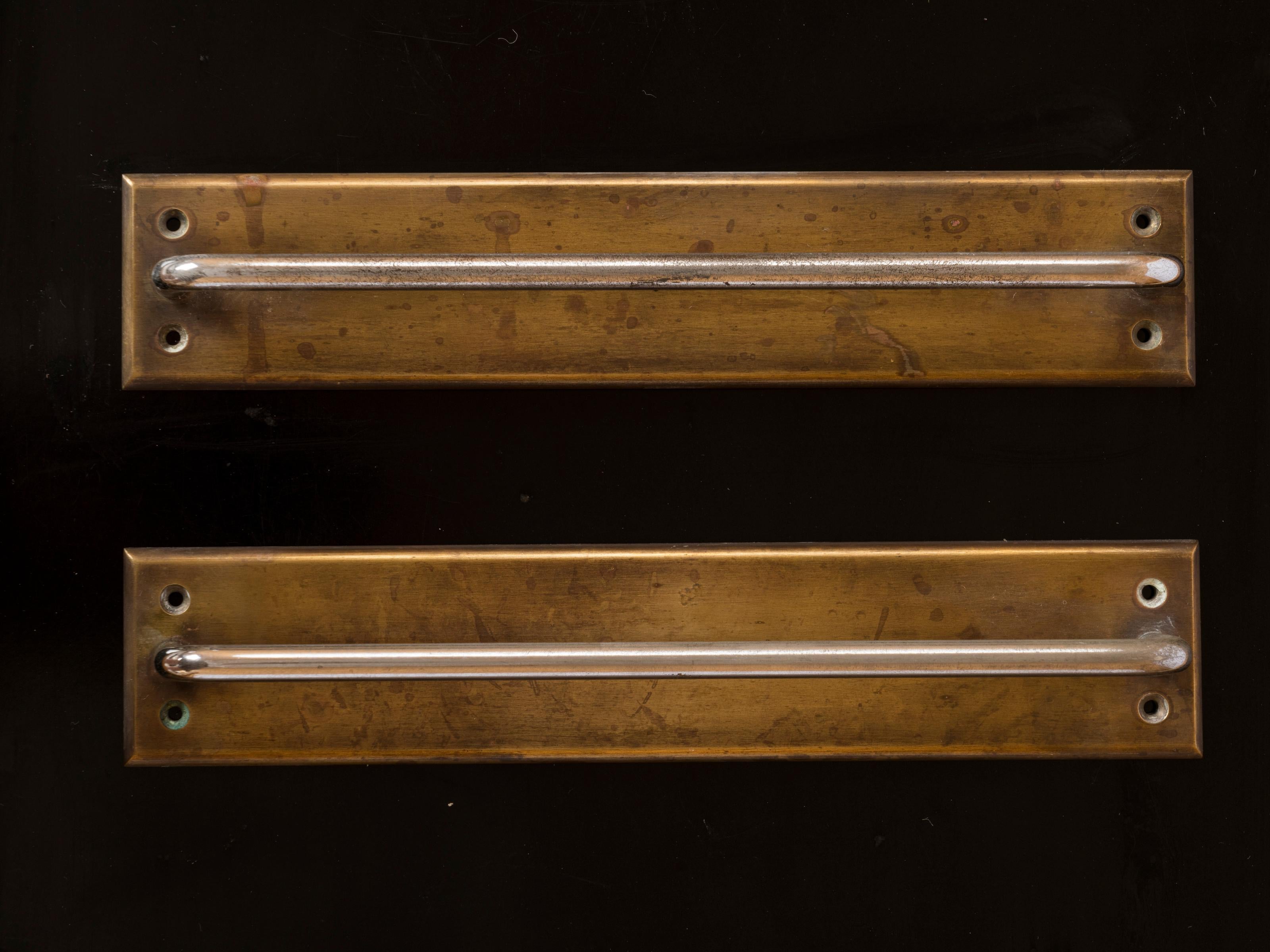 Minimalistische rechteckige Türgriffe aus Messing und Stahl - Frankreich 1970er Jahre im Angebot 1