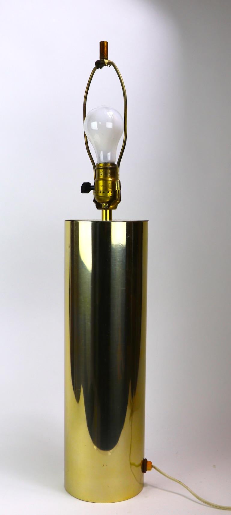 Minimalist Brass Tone Cylinder Form Table Lamp In Good Condition In New York, NY