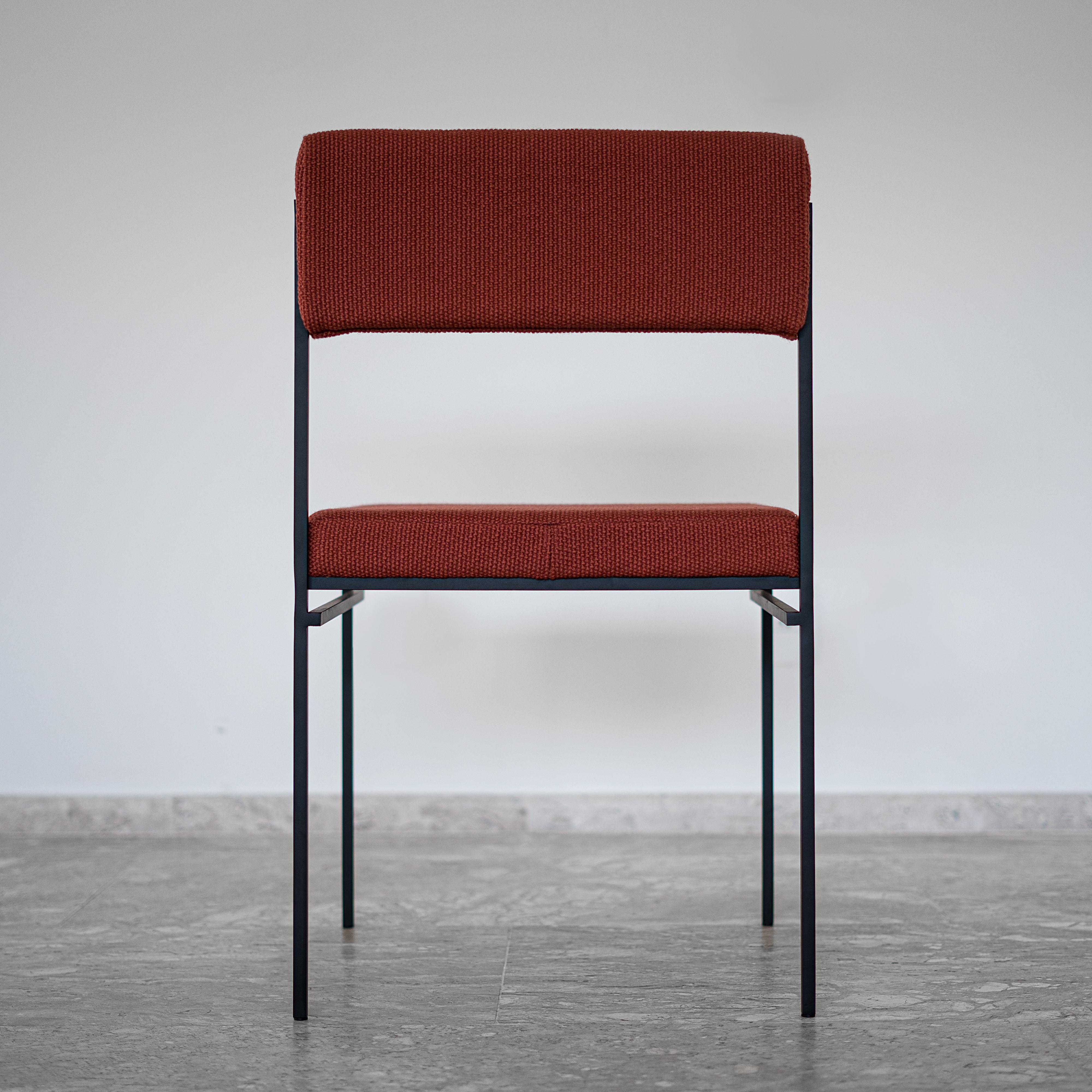 Minimalistischer Stuhl  