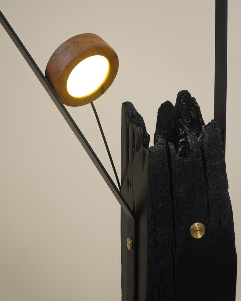 Métal Lampadaire brésilien minimaliste fabriqué à la main « Esquadro » de Dimitrih Correa en vente