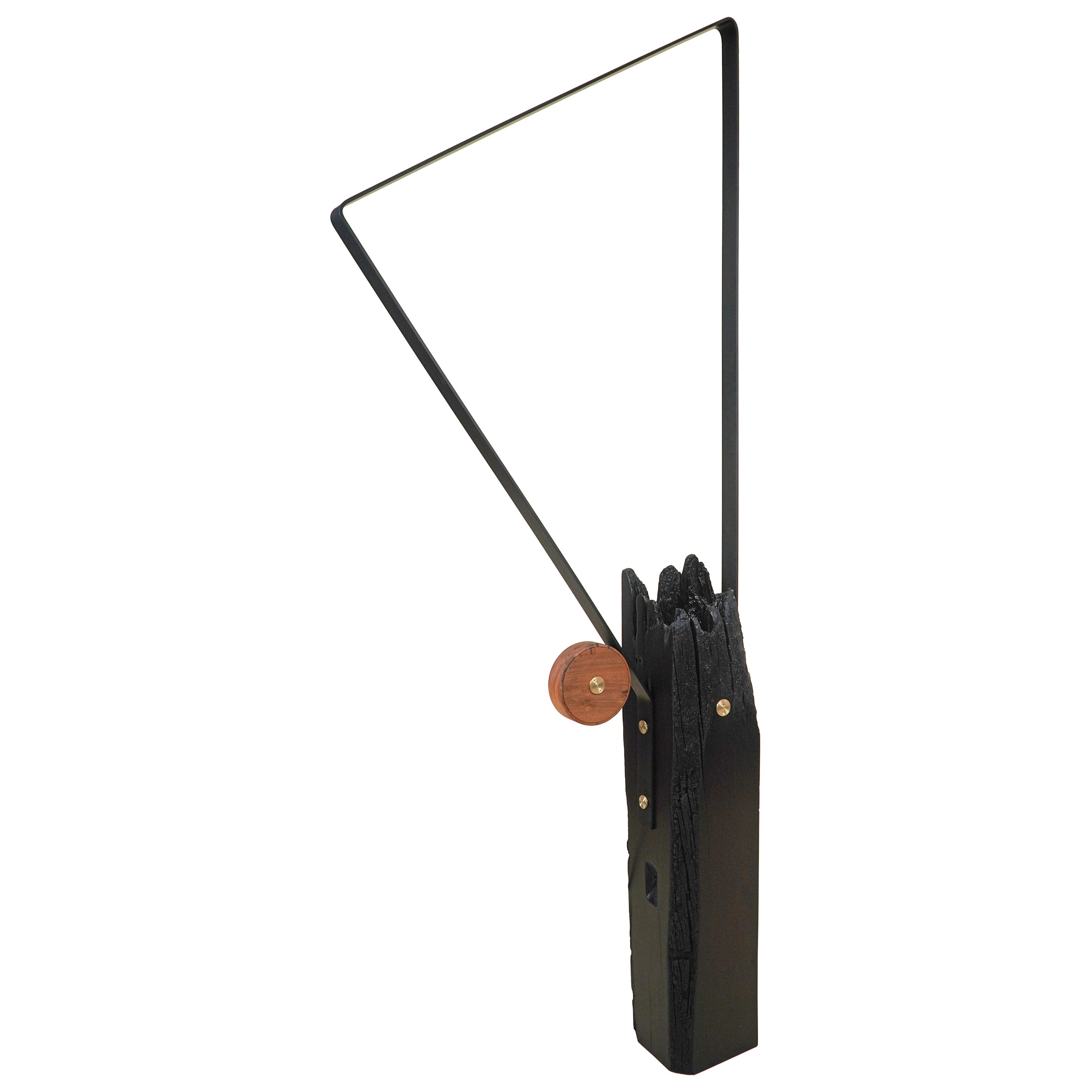 Lampada da terra minimalista brasiliana artigianale ''Esquadro'' di Dimitrih Correa