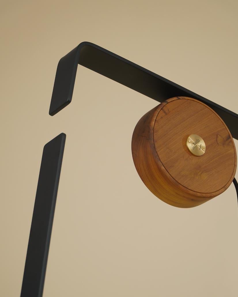 Minimalist Brazilian Handcrafted Floor Lamp ''Rupturas'' by Dimitrih Correa For Sale 3