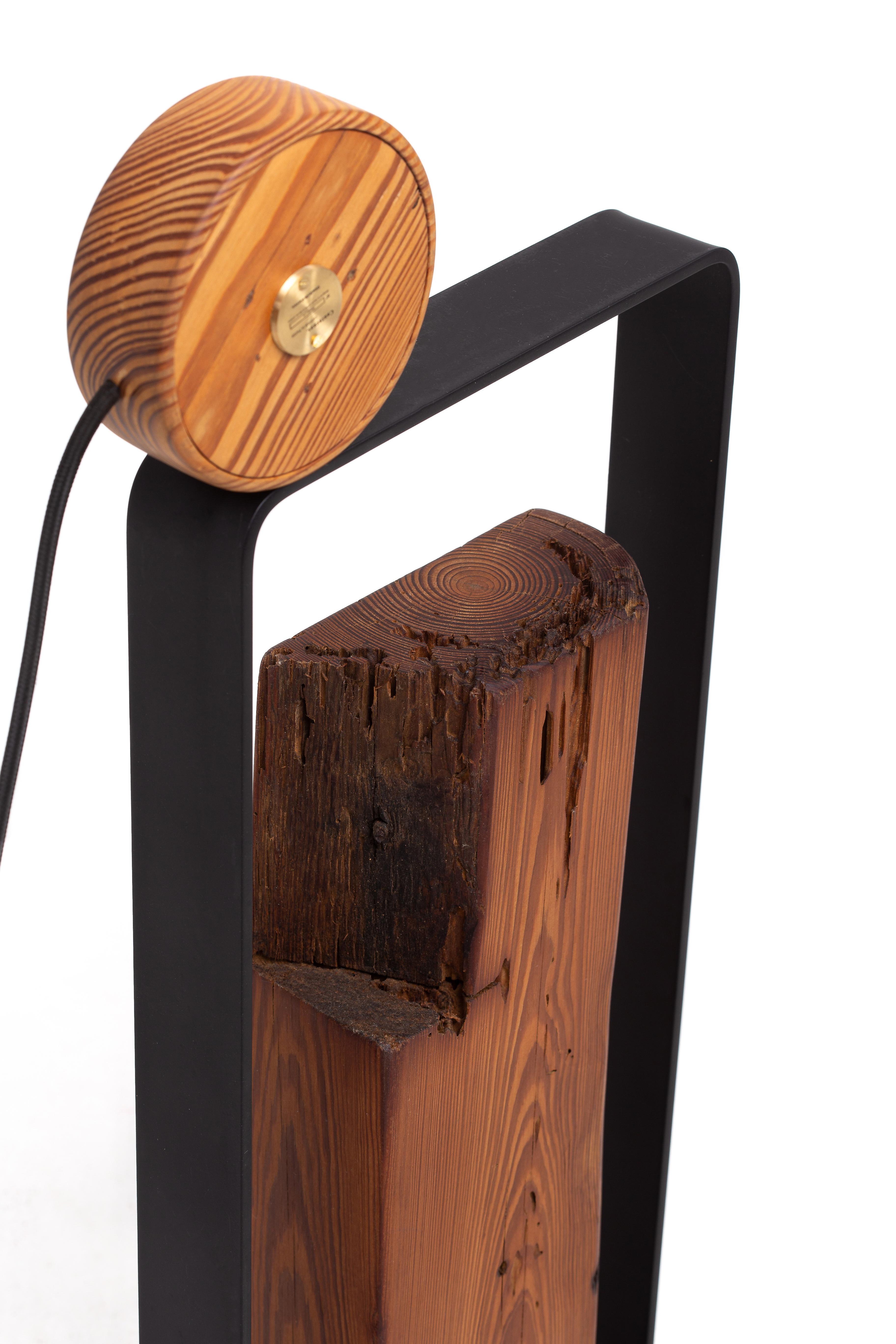 Hand-Crafted Minimalist Brazilian Handcrafted Lamp ''Contornos'' by Dimitrih Correa For Sale