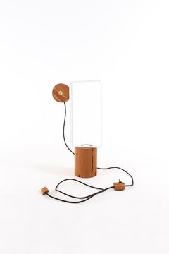 Lámpara minimalista artesanal brasileña ''Ponta'' de Dimitrih Correa