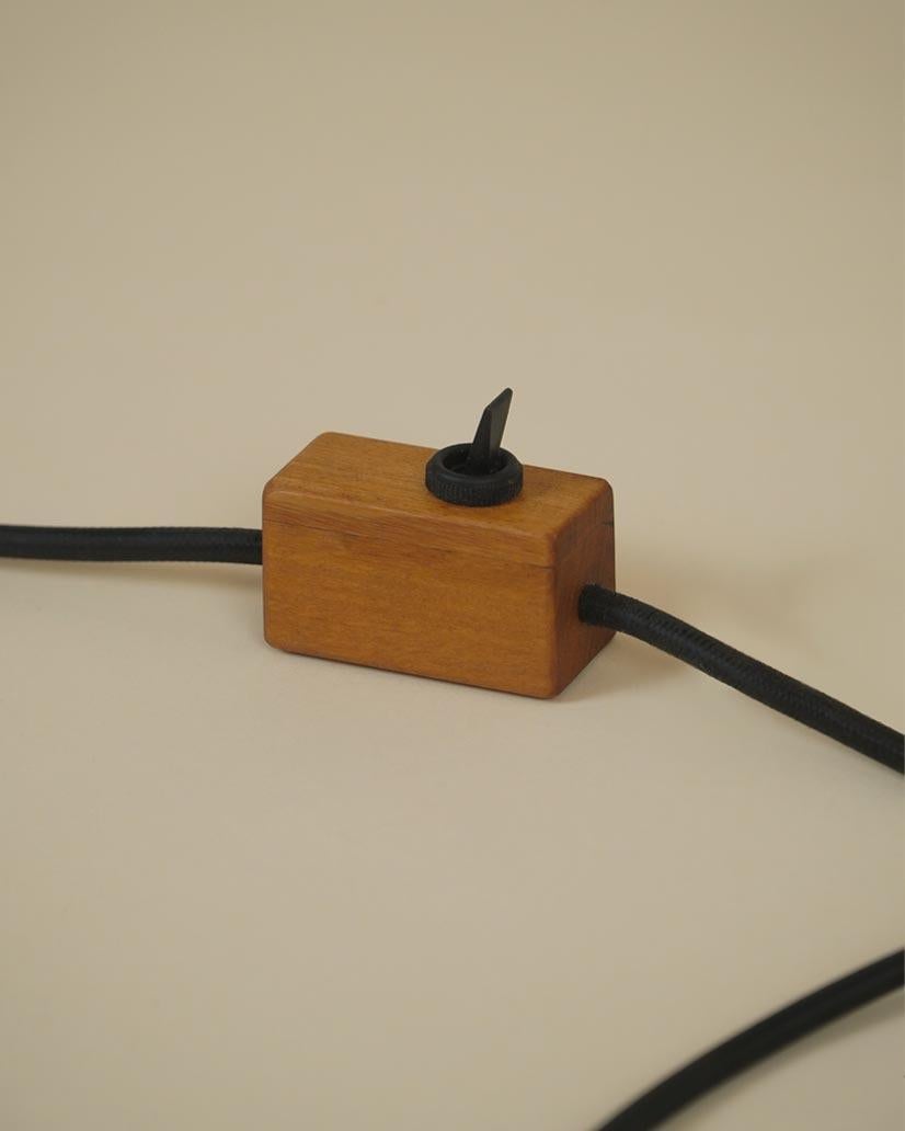 Hand-Crafted Minimalist Brazilian Handcrafted Table Lamp ''Ruídos'' by Dimitrih Correa For Sale