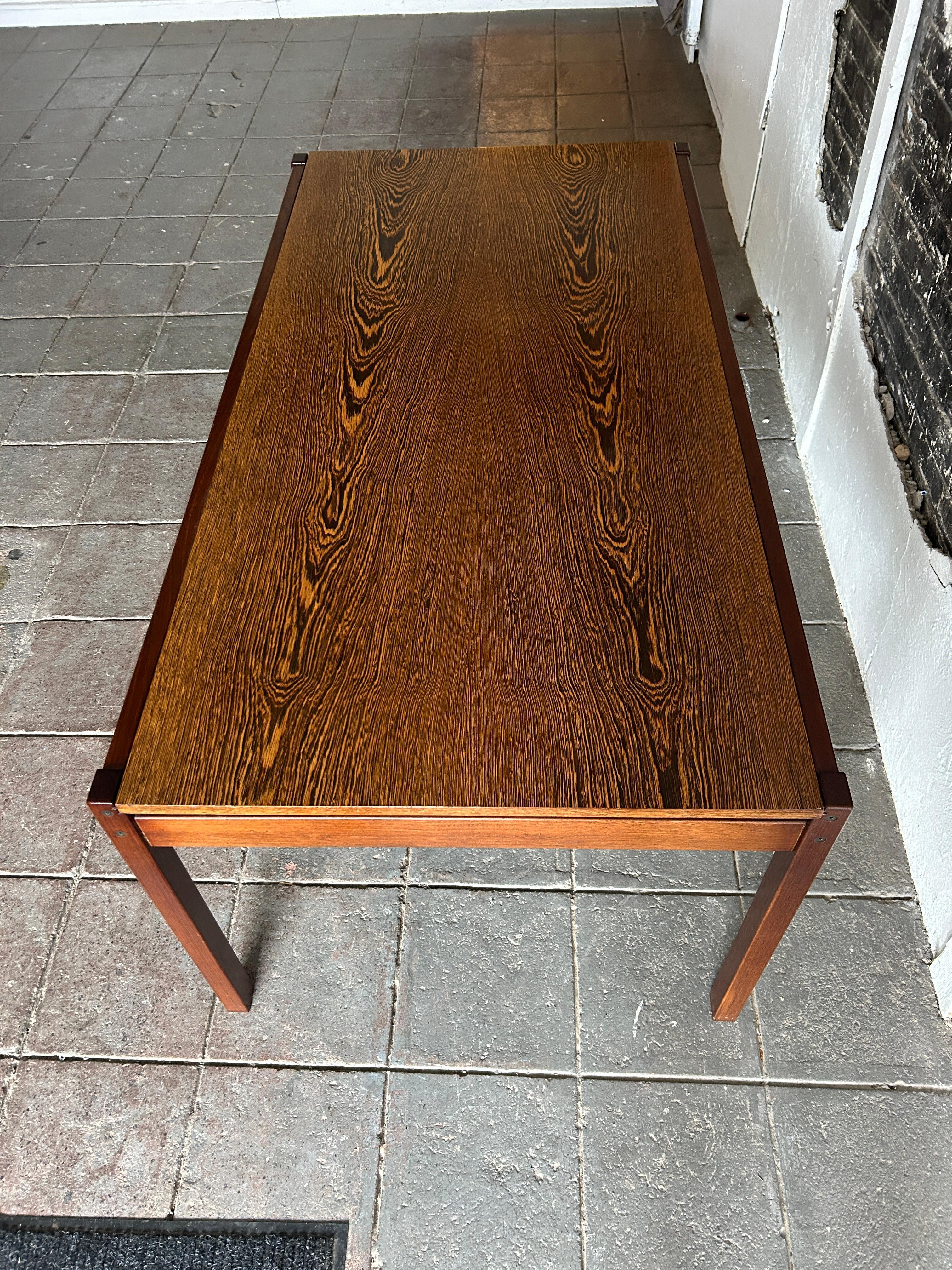 Minimalist Brazilian Modern Exotic hardwood minimalist extension dining table In Good Condition For Sale In BROOKLYN, NY