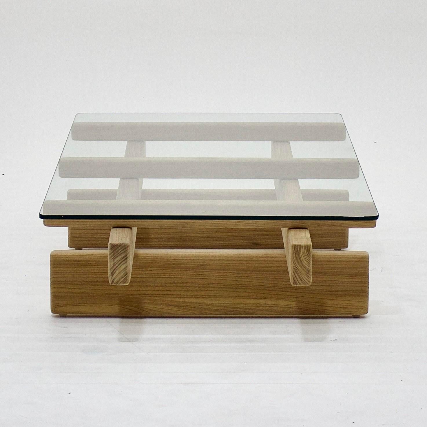 Minimaliste Table basse d'intérieur brésilienne minimaliste 