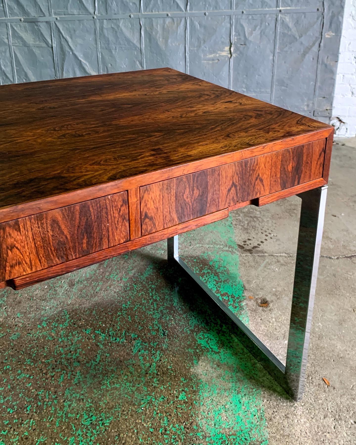 Mid-Century Modern Minimalist Brazilian Rosewood and Chrome Desk in the style of Milo Baughman For Sale